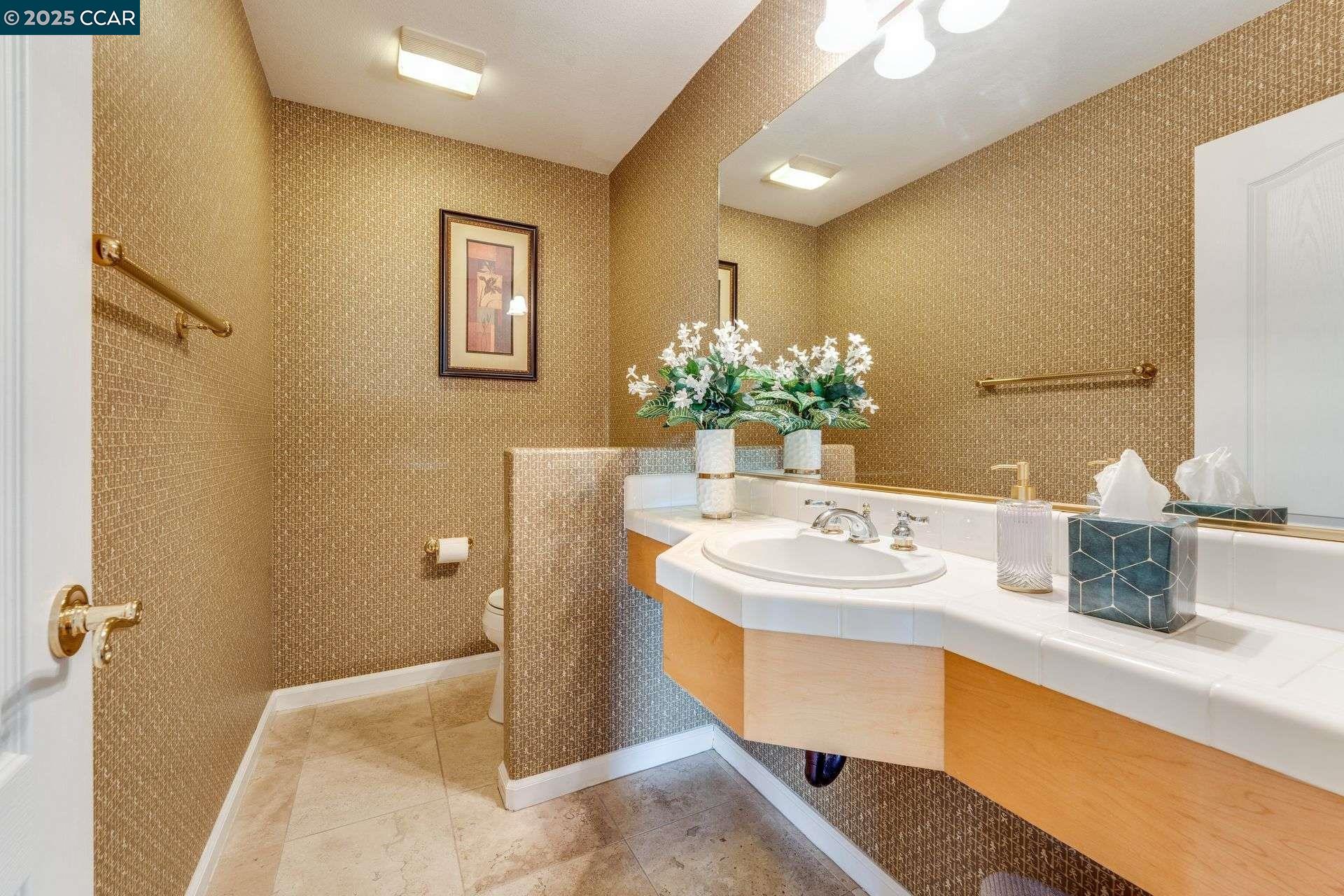 Detail Gallery Image 18 of 52 For 1105 Peacock Creek Drive, Clayton,  CA 94517 - 5 Beds | 3/1 Baths