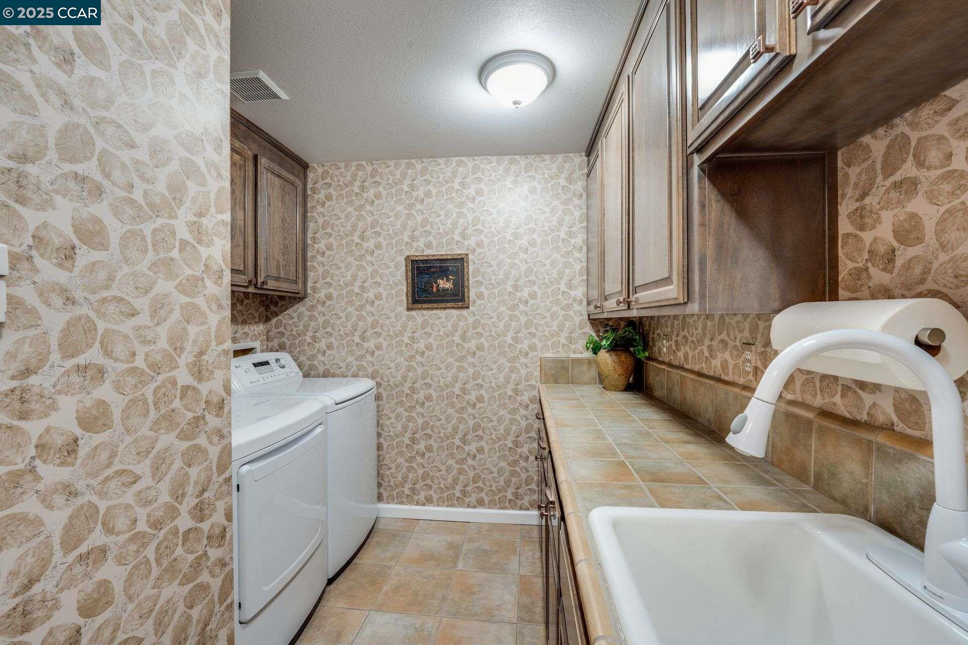 Detail Gallery Image 27 of 52 For 1105 Peacock Creek Drive, Clayton,  CA 94517 - 5 Beds | 3/1 Baths