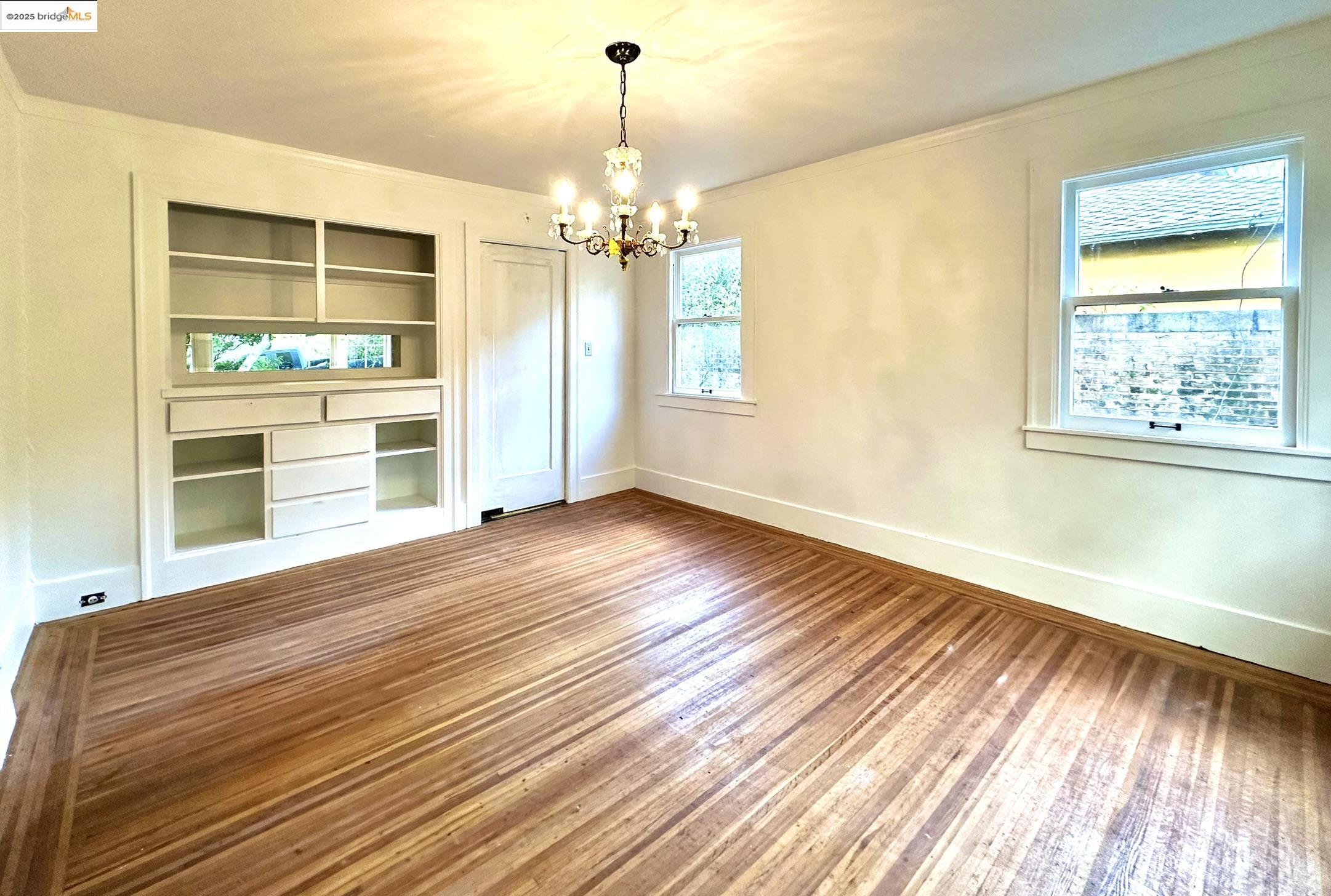 Detail Gallery Image 12 of 25 For 6014 La Salle Ave, Oakland,  CA 94611 - 3 Beds | 2 Baths