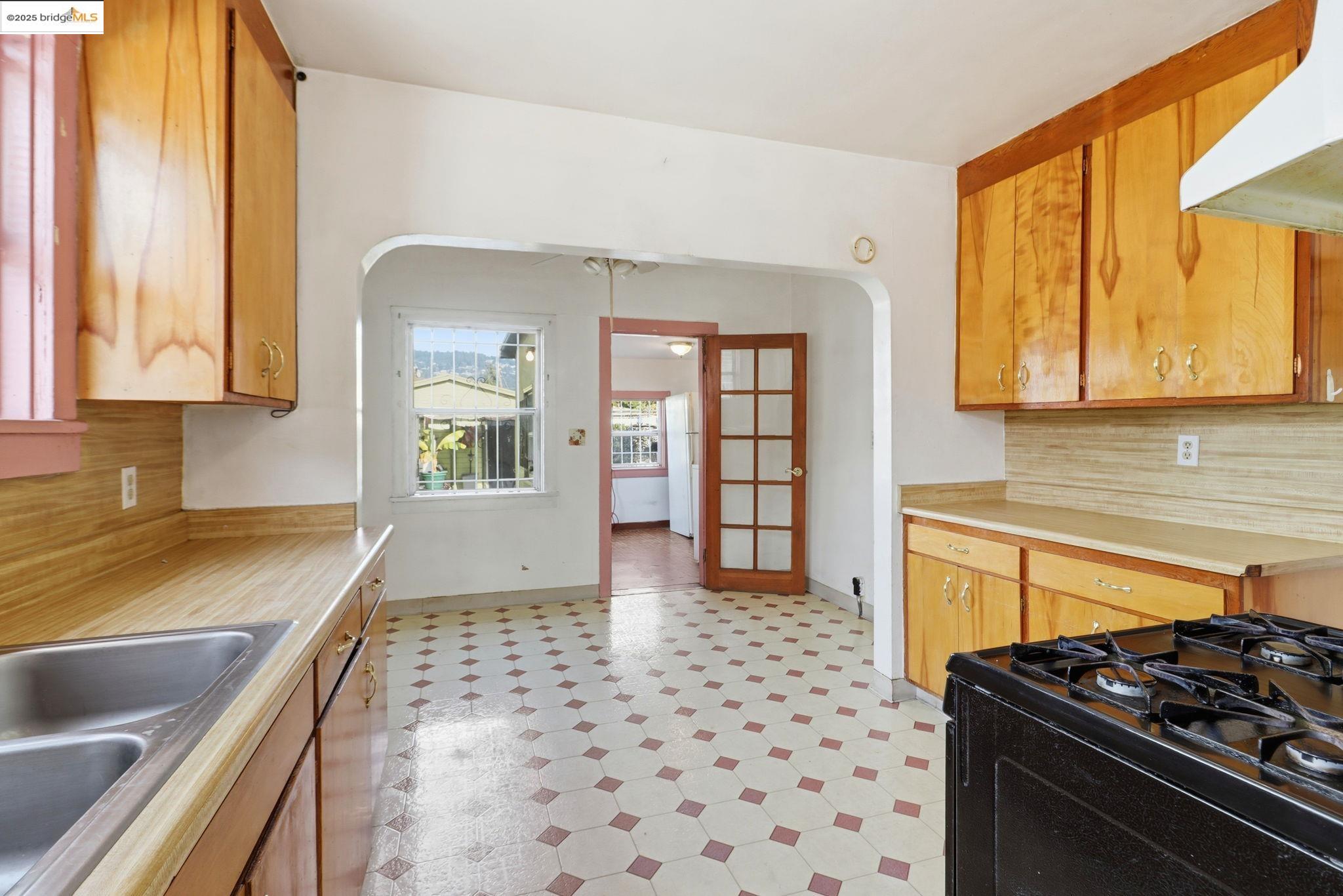 Detail Gallery Image 12 of 35 For 3632 Hageman Avenue, Oakland,  CA 94619 - 2 Beds | 1 Baths