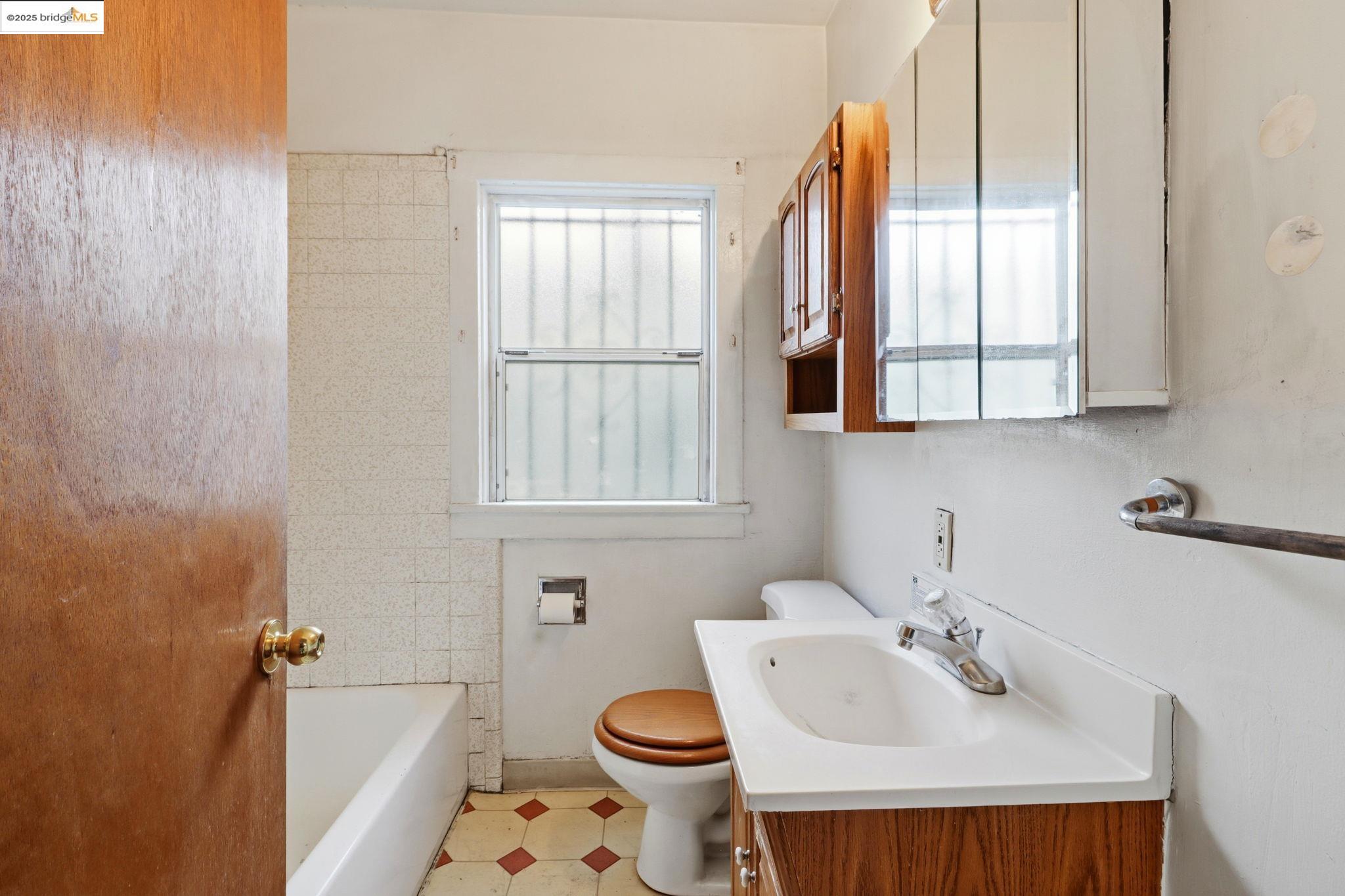 Detail Gallery Image 21 of 35 For 3632 Hageman Avenue, Oakland,  CA 94619 - 2 Beds | 1 Baths