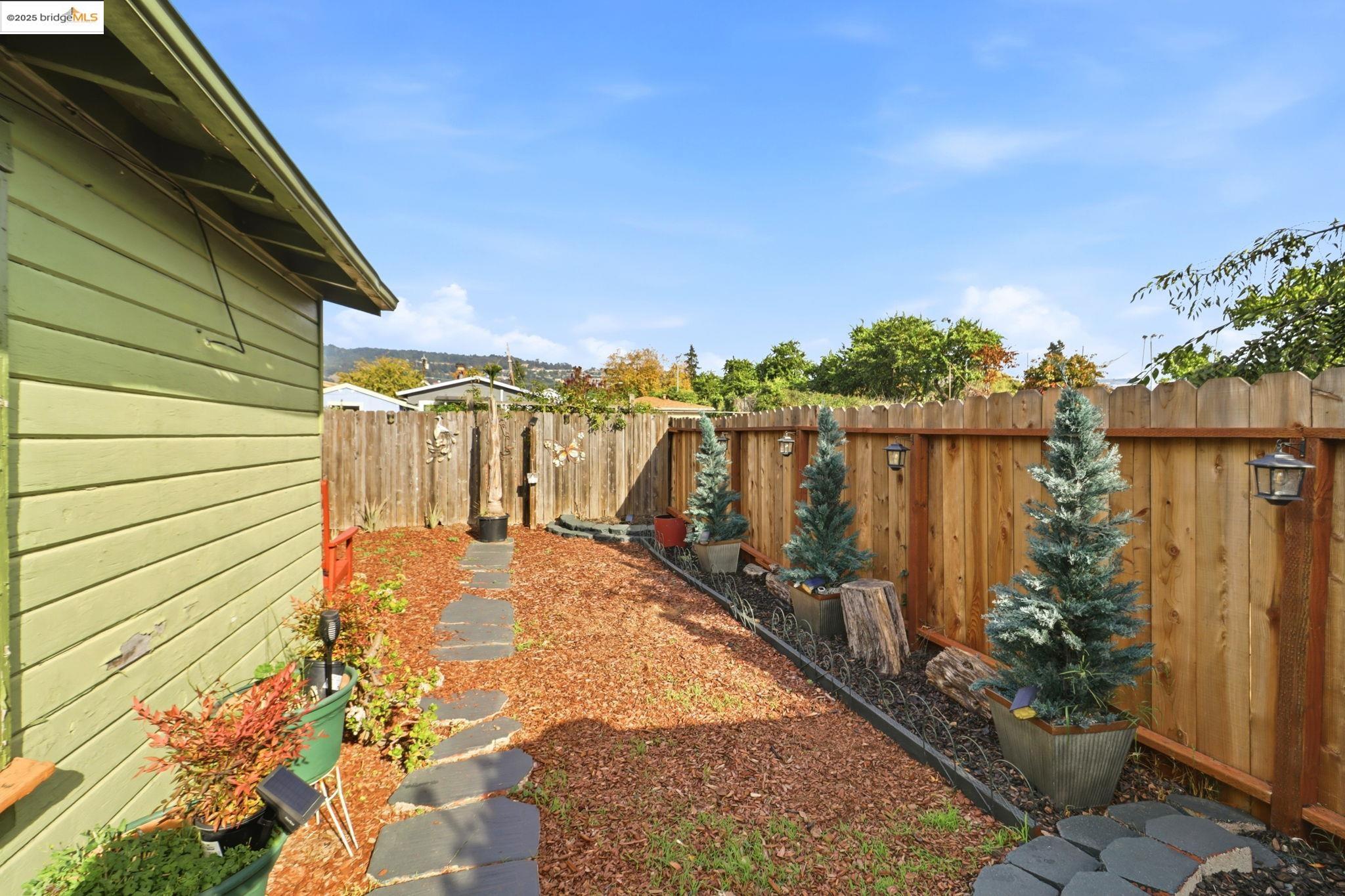 Detail Gallery Image 34 of 35 For 3632 Hageman Avenue, Oakland,  CA 94619 - 2 Beds | 1 Baths