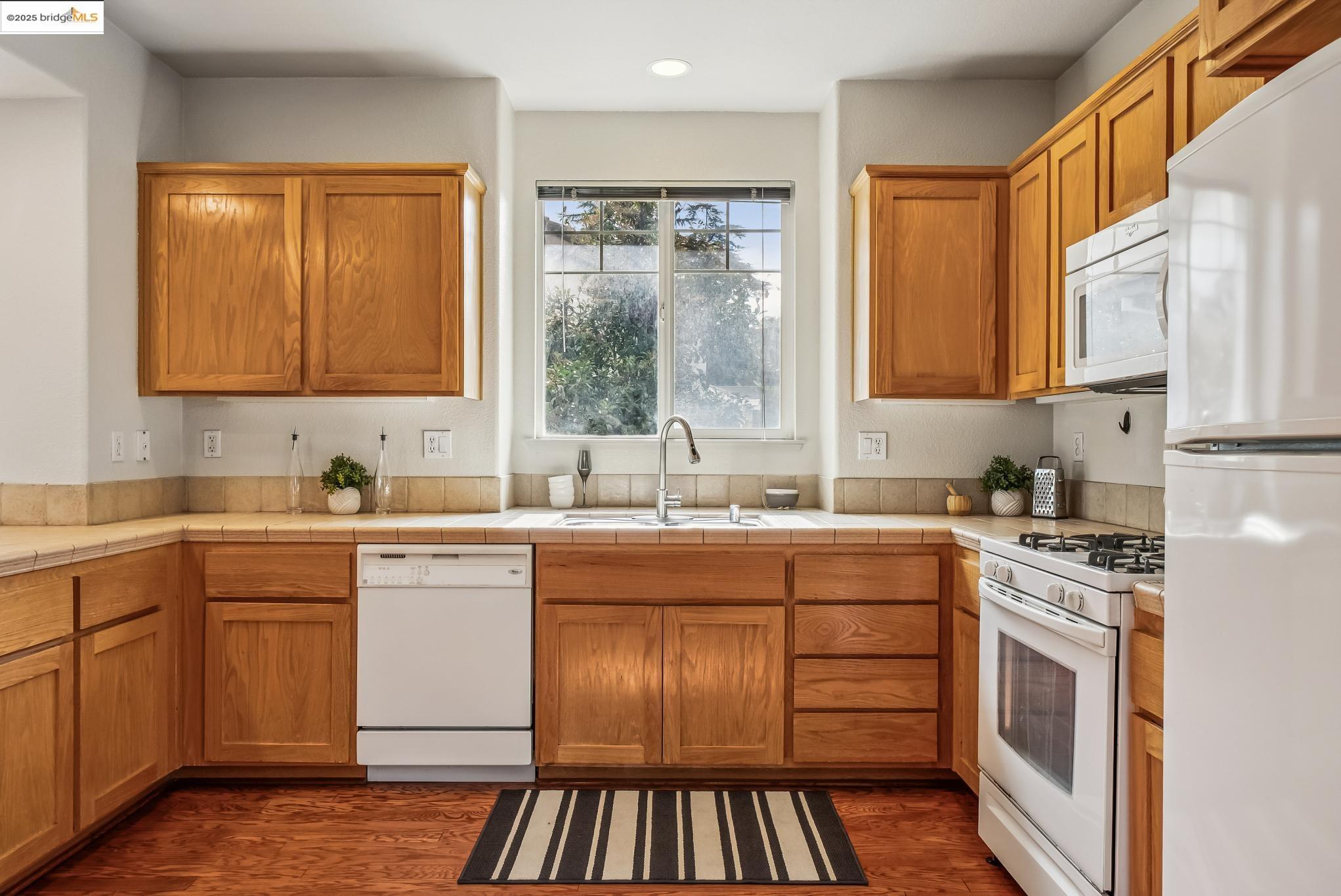 Detail Gallery Image 15 of 46 For 1861 Parkside Dr, Concord,  CA 94519 - 3 Beds | 2/1 Baths