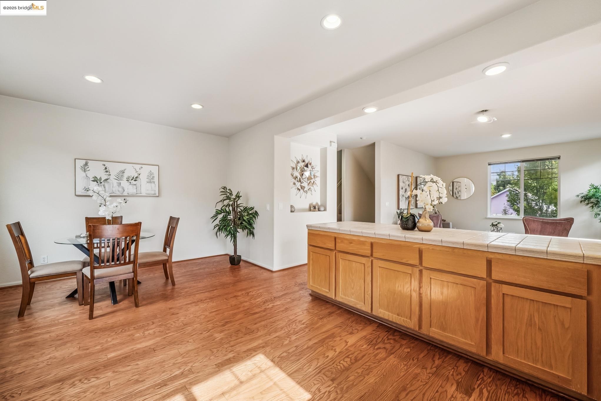Detail Gallery Image 17 of 46 For 1861 Parkside Dr, Concord,  CA 94519 - 3 Beds | 2/1 Baths