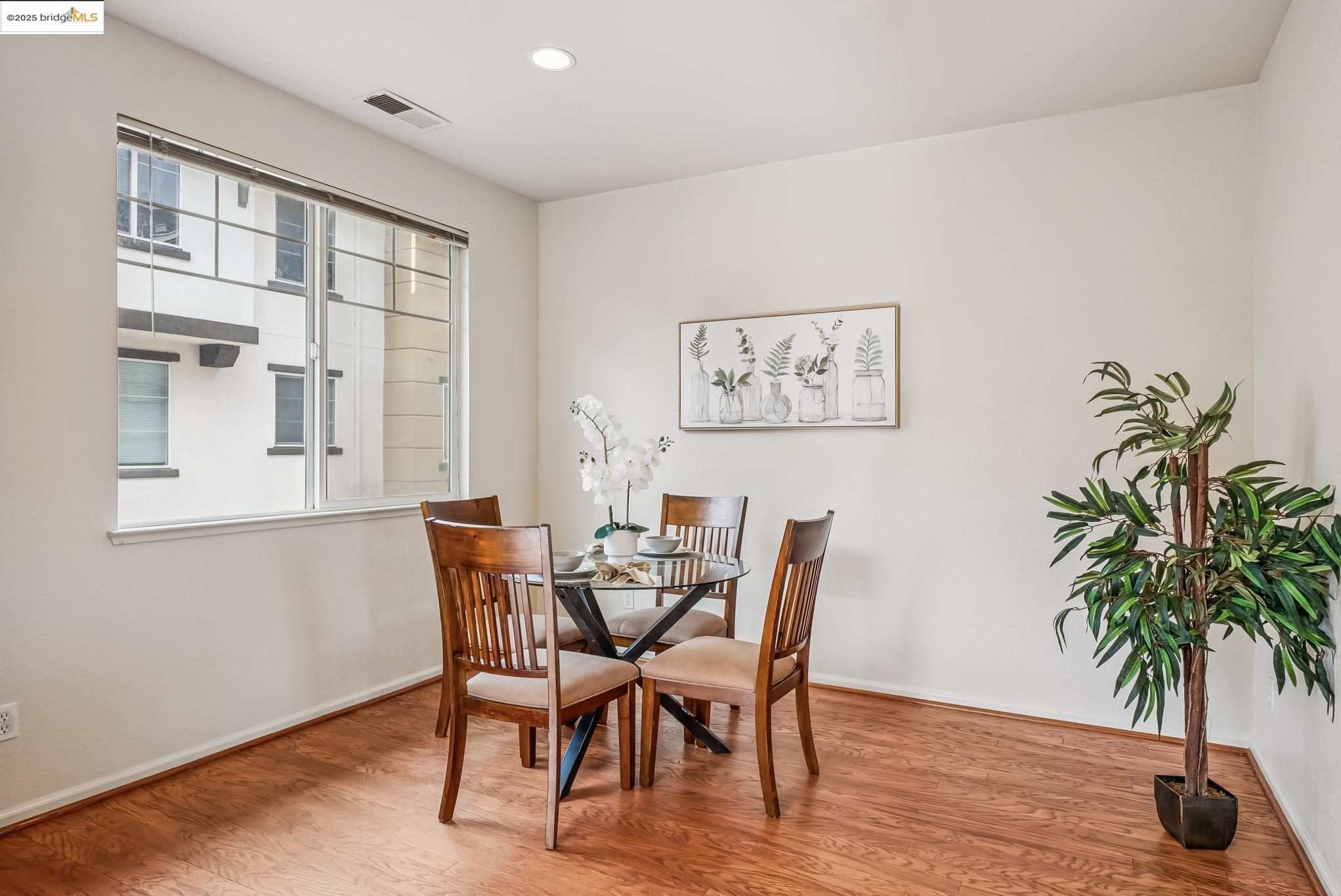 Detail Gallery Image 19 of 46 For 1861 Parkside Dr, Concord,  CA 94519 - 3 Beds | 2/1 Baths