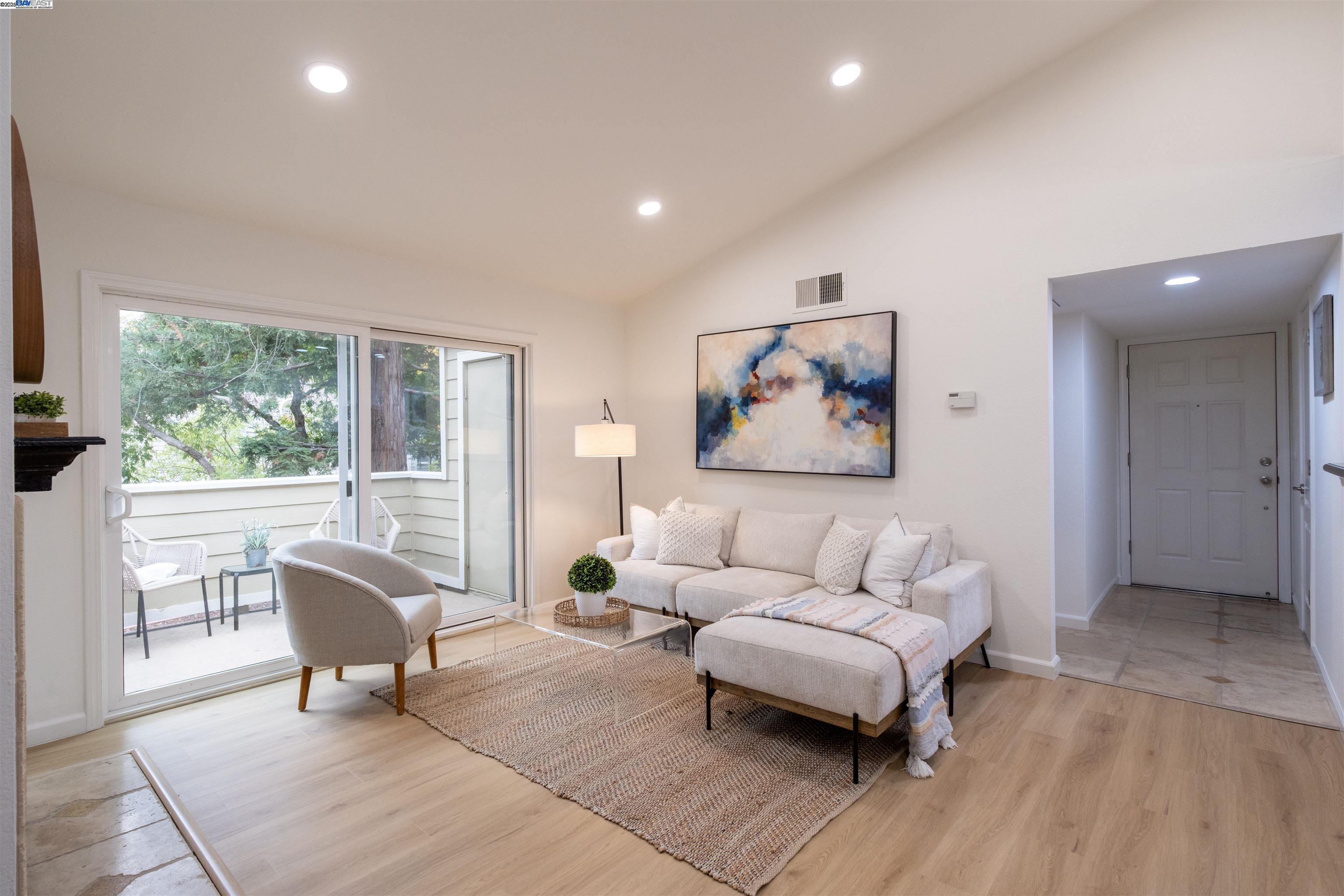 Detail Gallery Image 4 of 33 For 285 Reflections Dr #23,  San Ramon,  CA 94583 - 2 Beds | 2 Baths