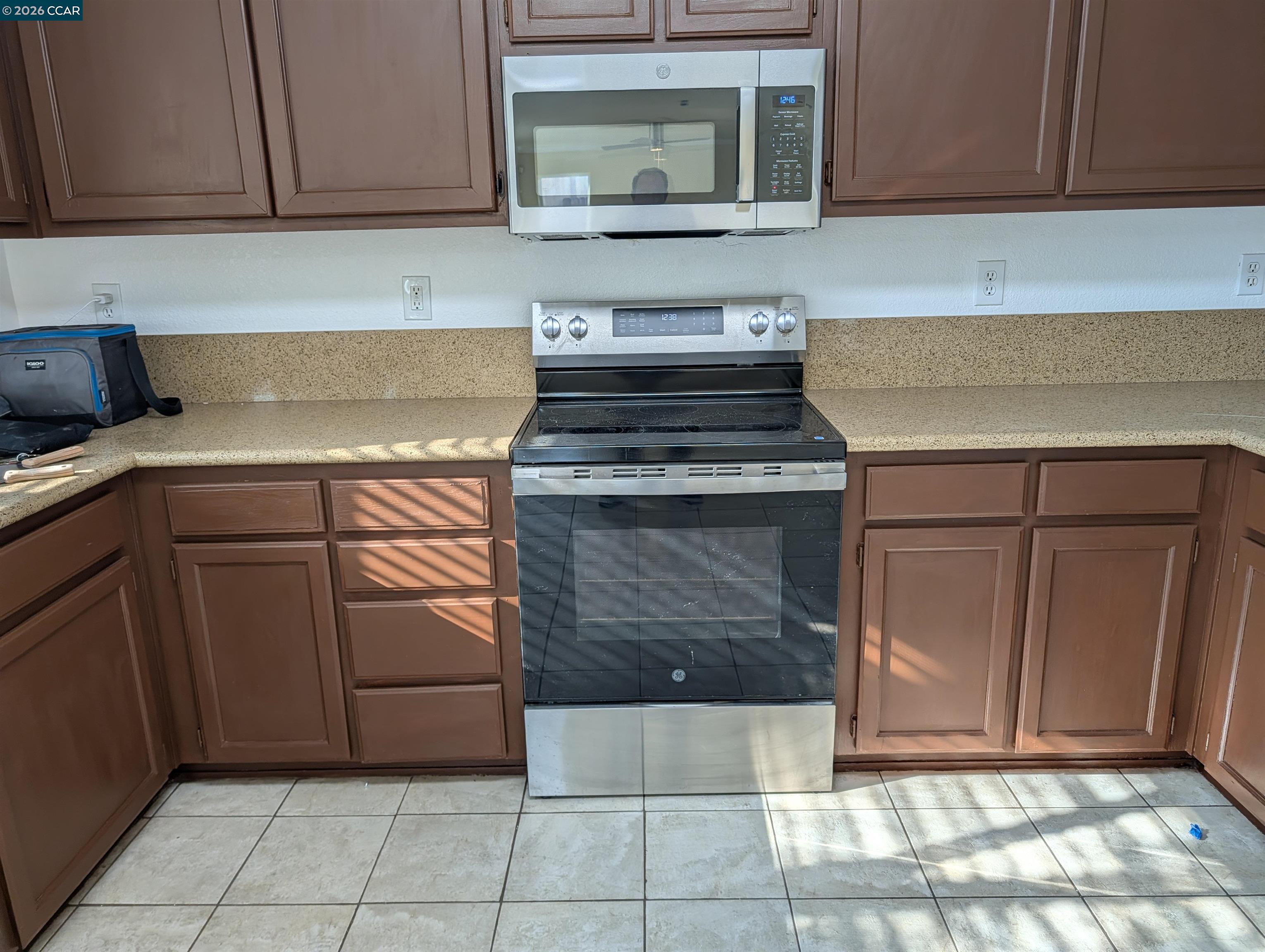 Detail Gallery Image 2 of 11 For 3716 Catamaran Ct, Discovery Bay,  CA 94505 - 3 Beds | 2/1 Baths