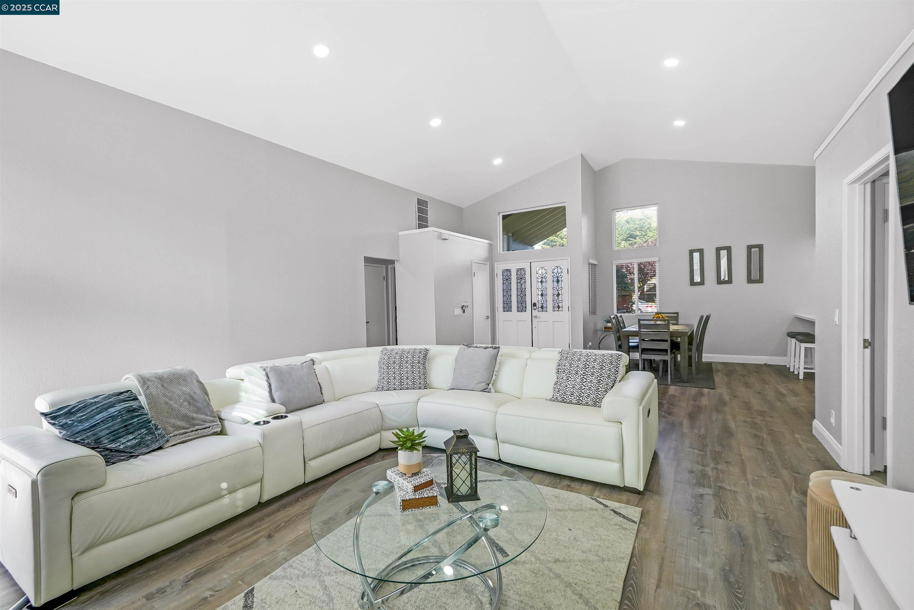 Detail Gallery Image 13 of 53 For 2365 Martinez Ct, Pinole,  CA 94564 - 3 Beds | 2 Baths