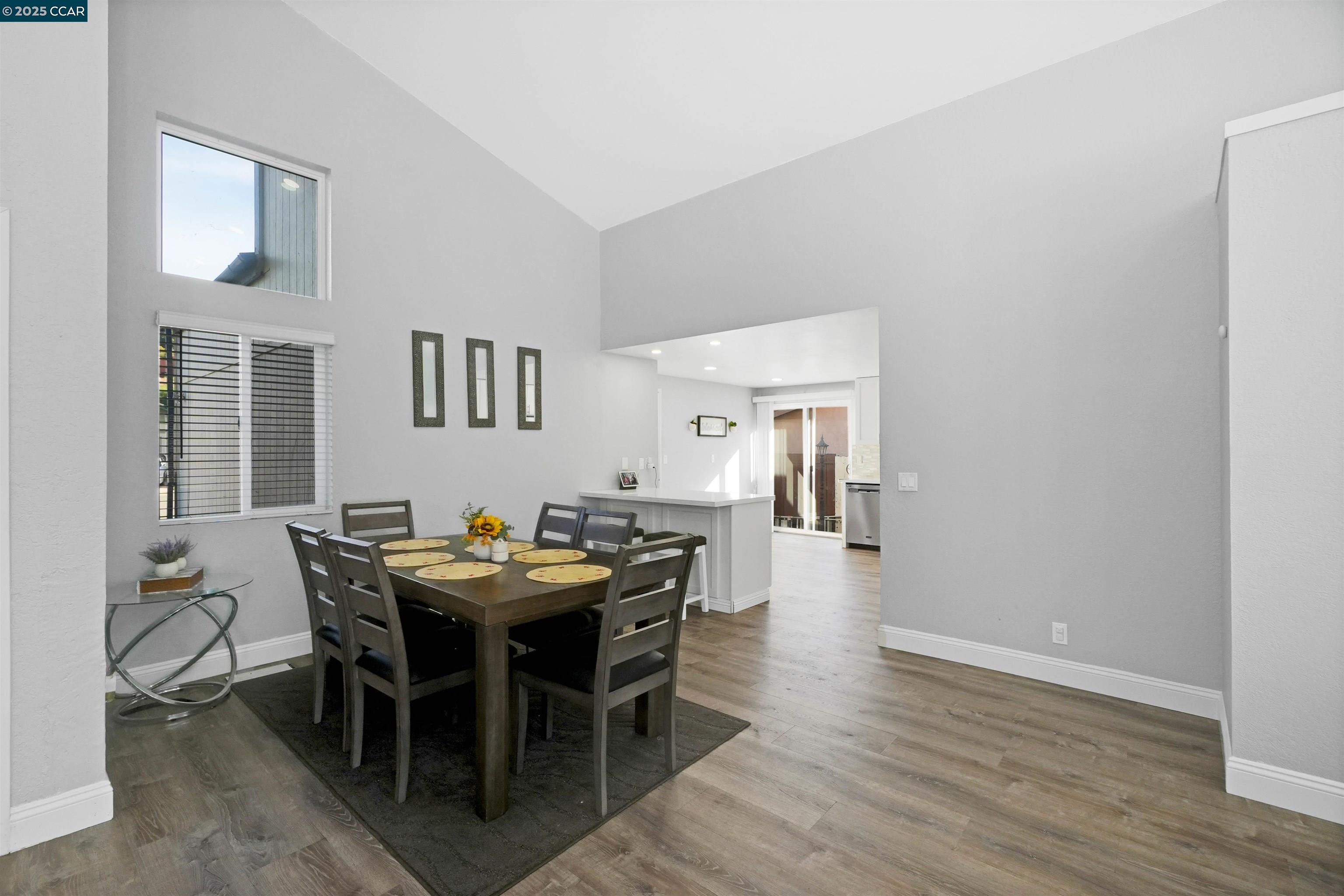 Detail Gallery Image 17 of 53 For 2365 Martinez Ct, Pinole,  CA 94564 - 3 Beds | 2 Baths