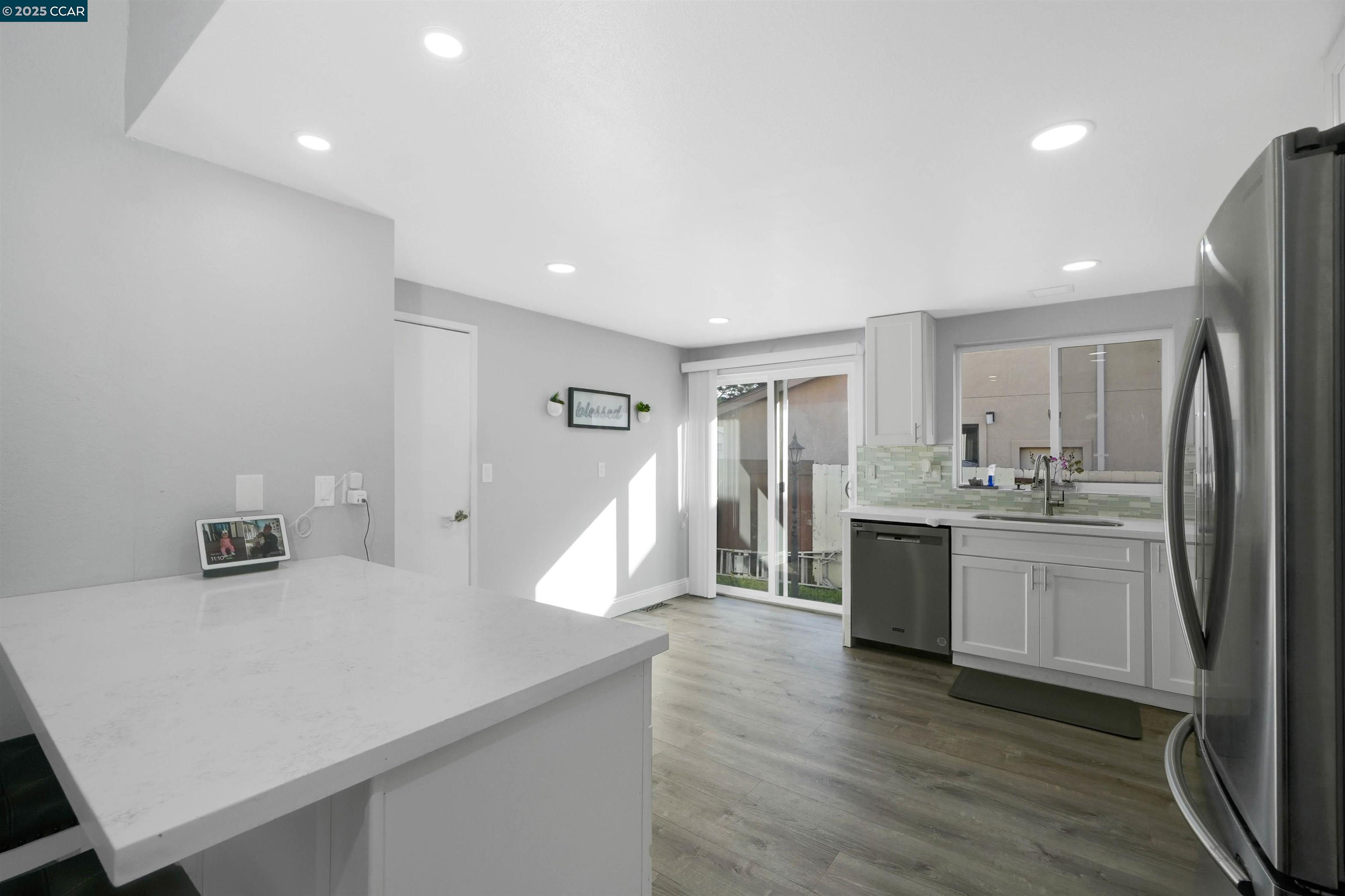 Detail Gallery Image 22 of 53 For 2365 Martinez Ct, Pinole,  CA 94564 - 3 Beds | 2 Baths