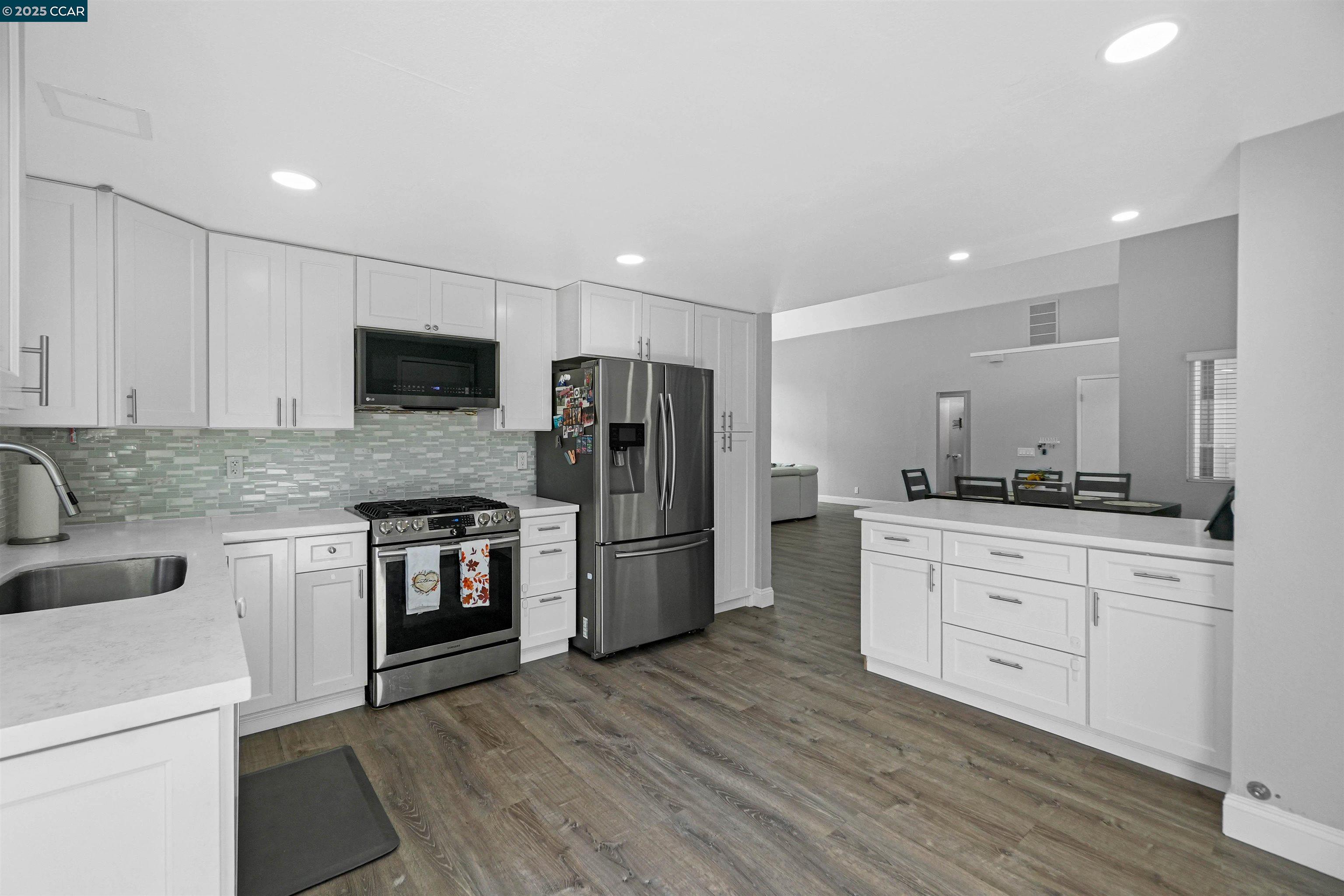 Detail Gallery Image 23 of 53 For 2365 Martinez Ct, Pinole,  CA 94564 - 3 Beds | 2 Baths