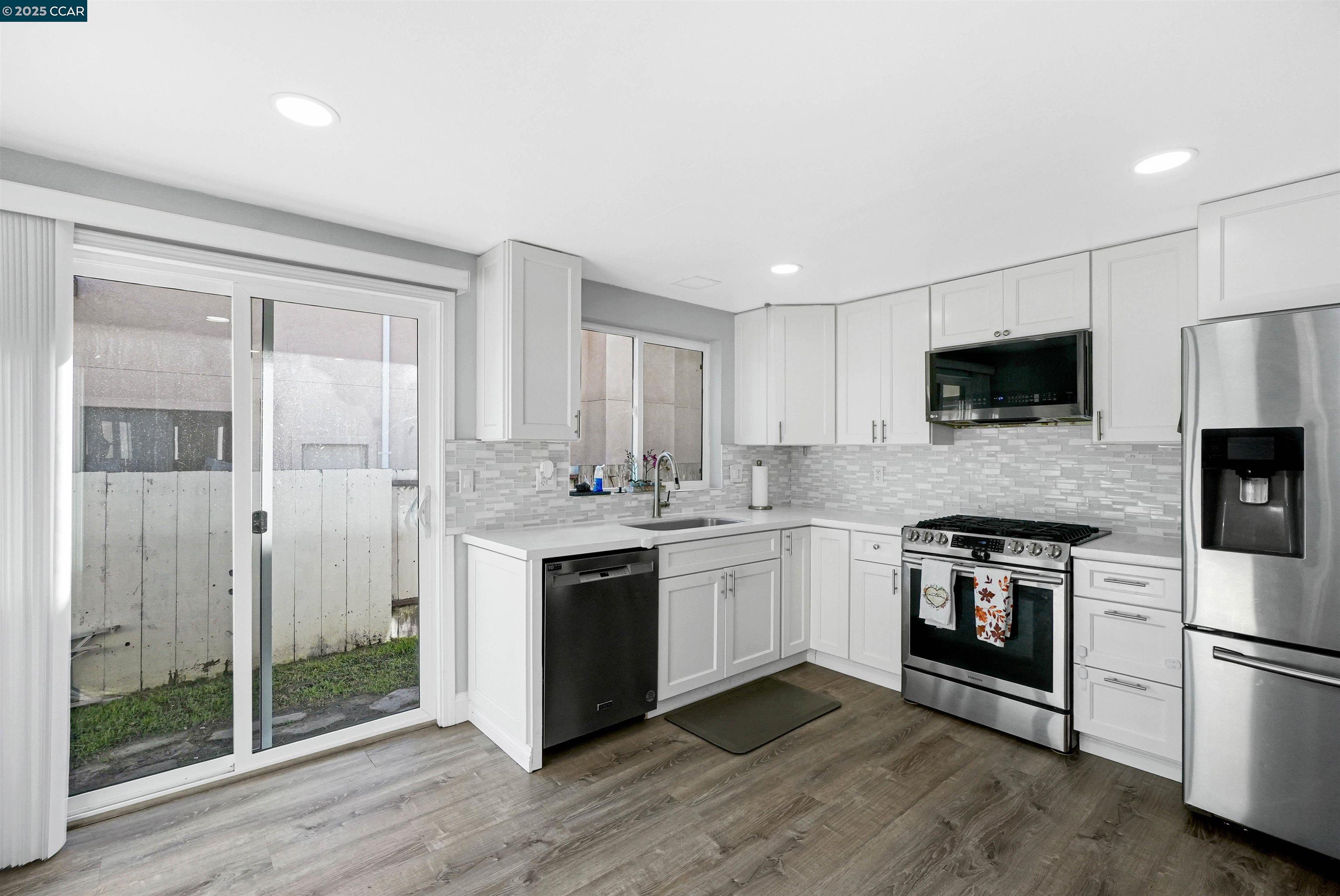 Detail Gallery Image 24 of 53 For 2365 Martinez Ct, Pinole,  CA 94564 - 3 Beds | 2 Baths