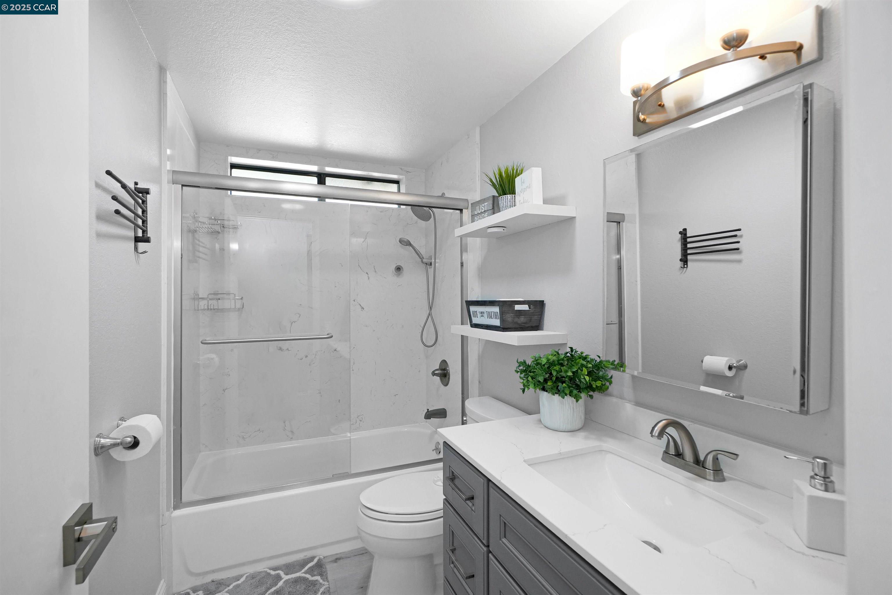 Detail Gallery Image 28 of 53 For 2365 Martinez Ct, Pinole,  CA 94564 - 3 Beds | 2 Baths