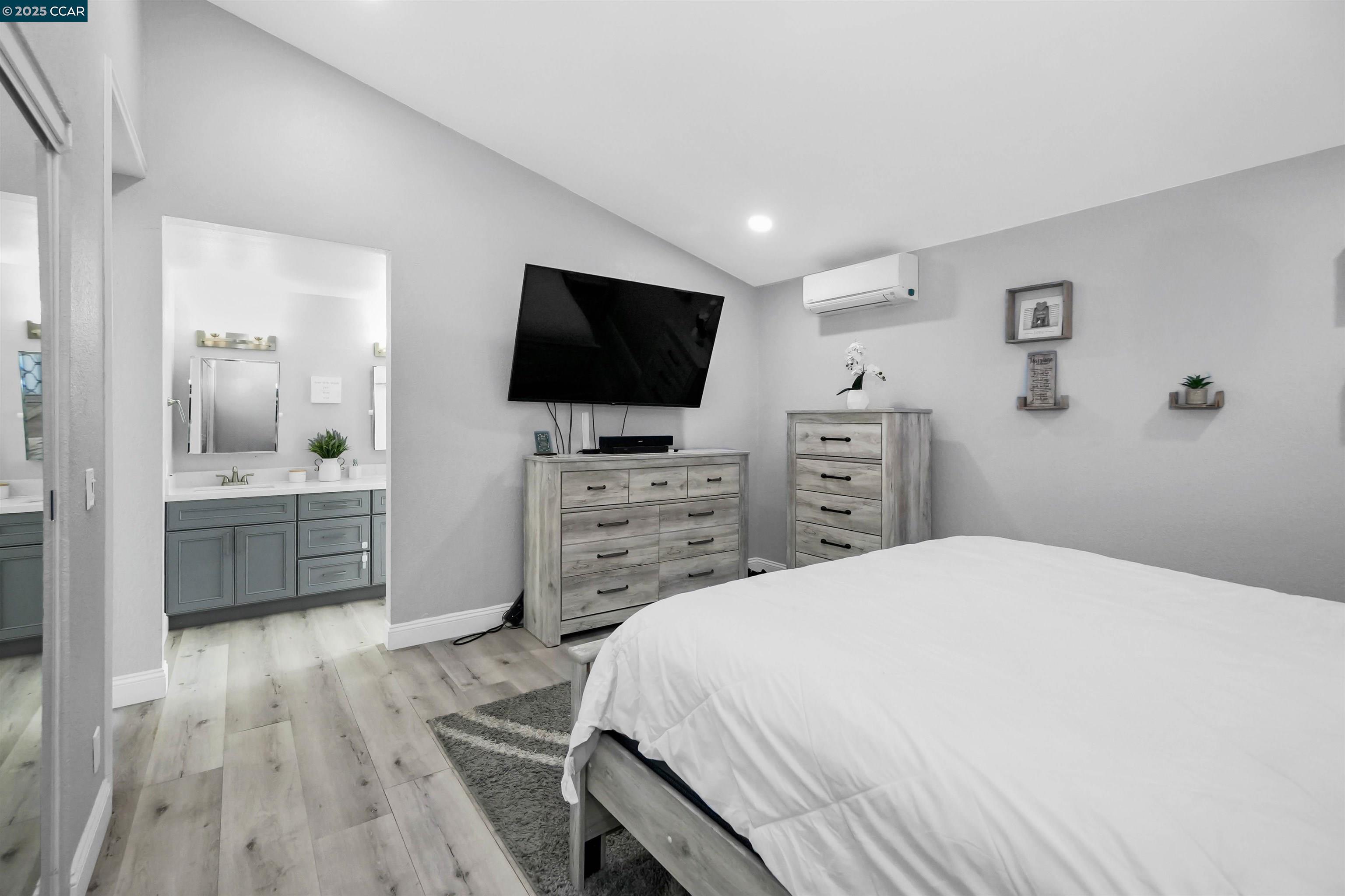 Detail Gallery Image 33 of 53 For 2365 Martinez Ct, Pinole,  CA 94564 - 3 Beds | 2 Baths