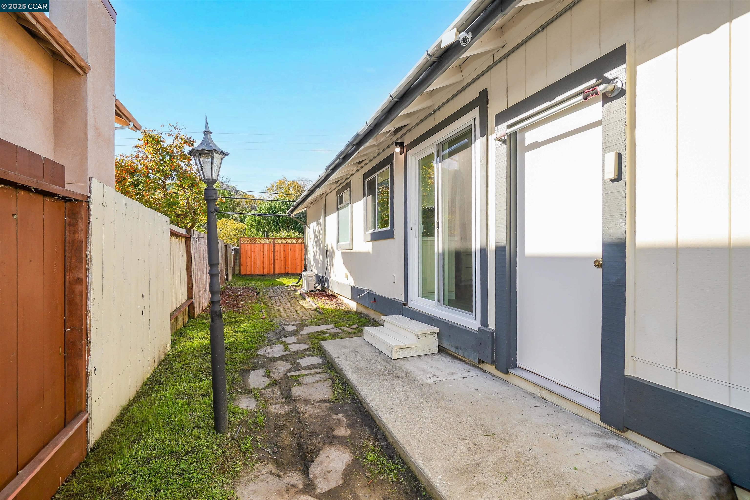 Detail Gallery Image 43 of 53 For 2365 Martinez Ct, Pinole,  CA 94564 - 3 Beds | 2 Baths