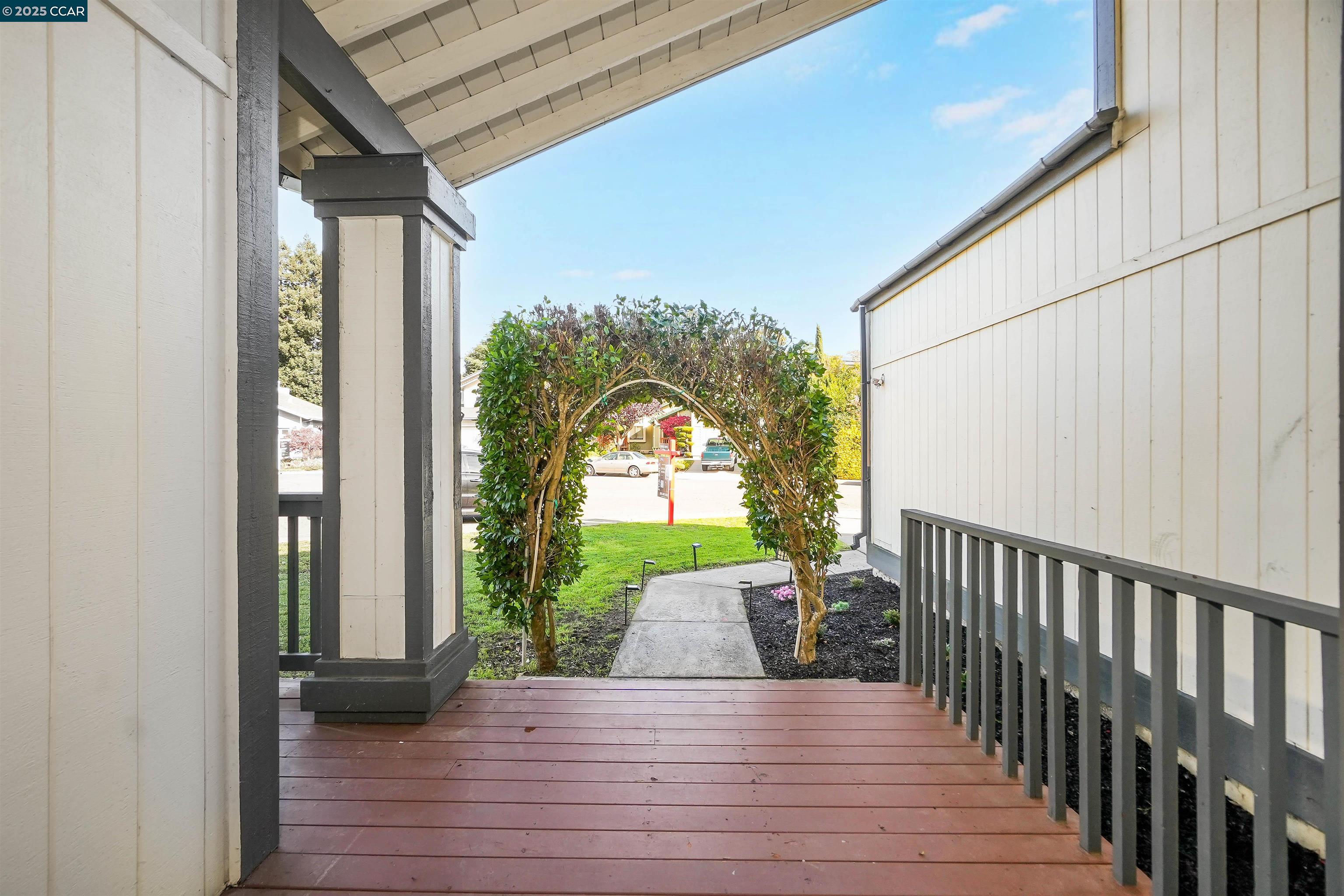 Detail Gallery Image 8 of 53 For 2365 Martinez Ct, Pinole,  CA 94564 - 3 Beds | 2 Baths
