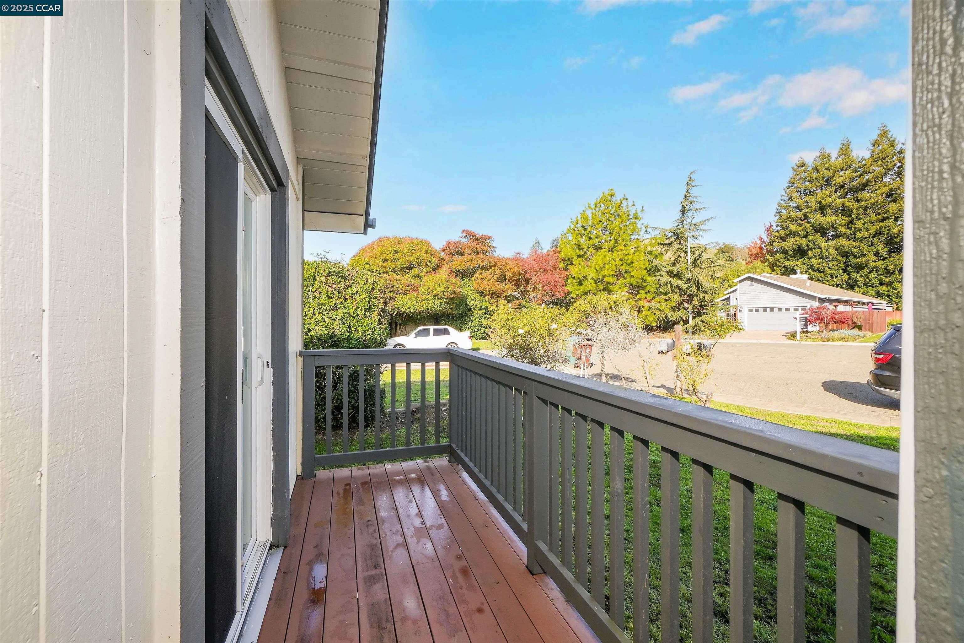 Detail Gallery Image 9 of 53 For 2365 Martinez Ct, Pinole,  CA 94564 - 3 Beds | 2 Baths