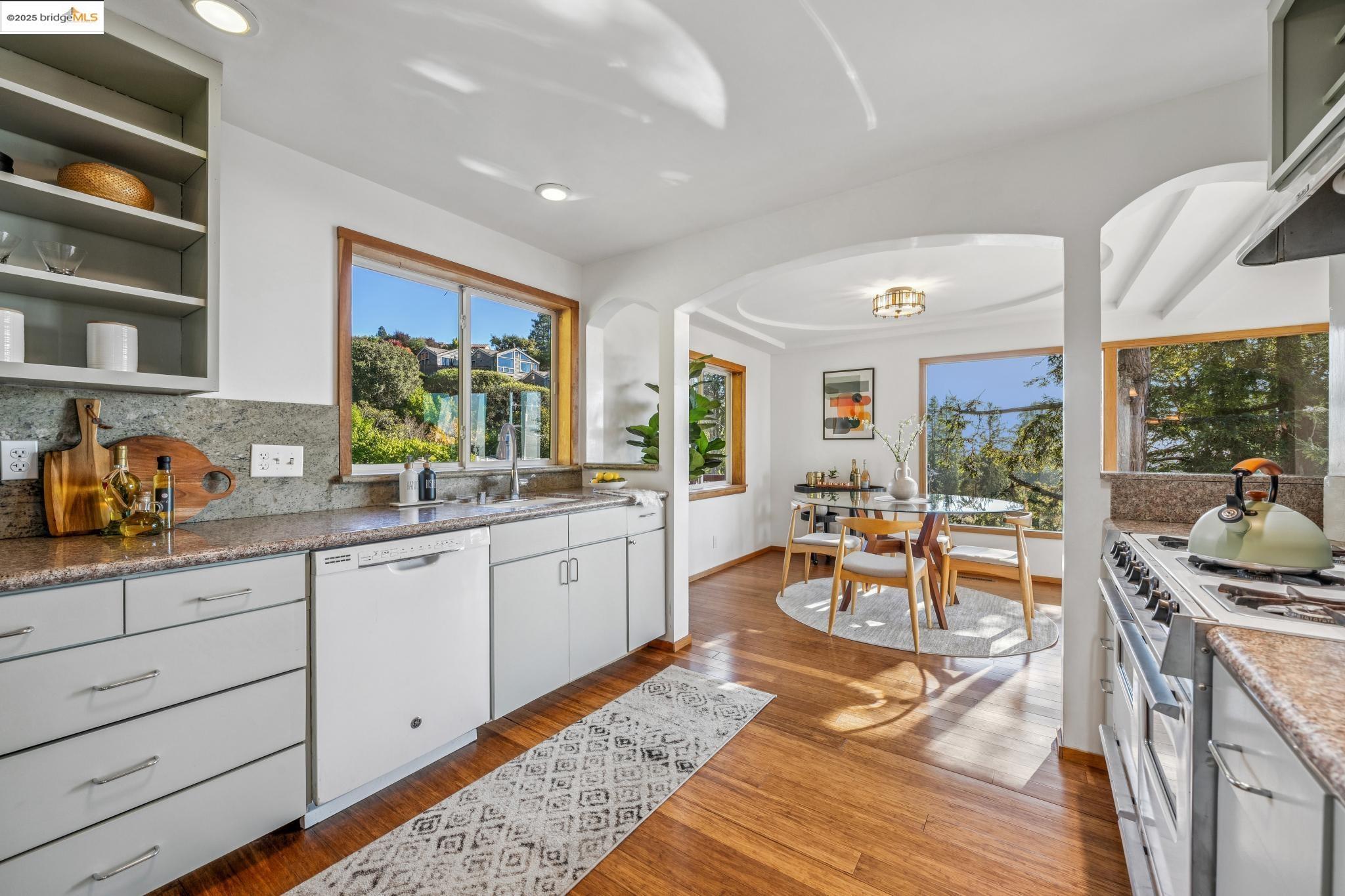 Detail Gallery Image 17 of 60 For 1005 Miller Ave, Berkeley,  CA 94708 - 4 Beds | 3 Baths