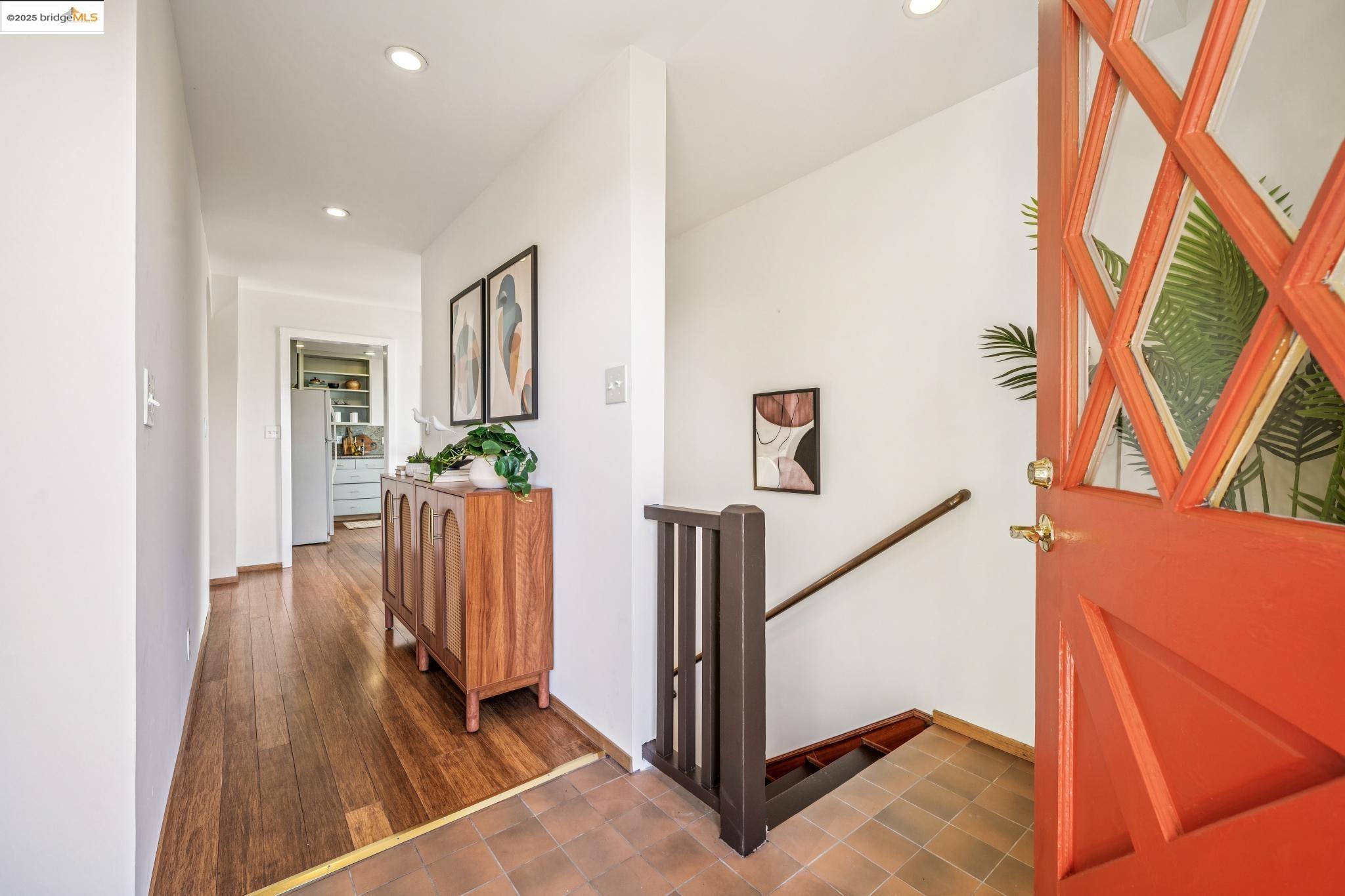 Detail Gallery Image 4 of 60 For 1005 Miller Ave, Berkeley,  CA 94708 - 4 Beds | 3 Baths