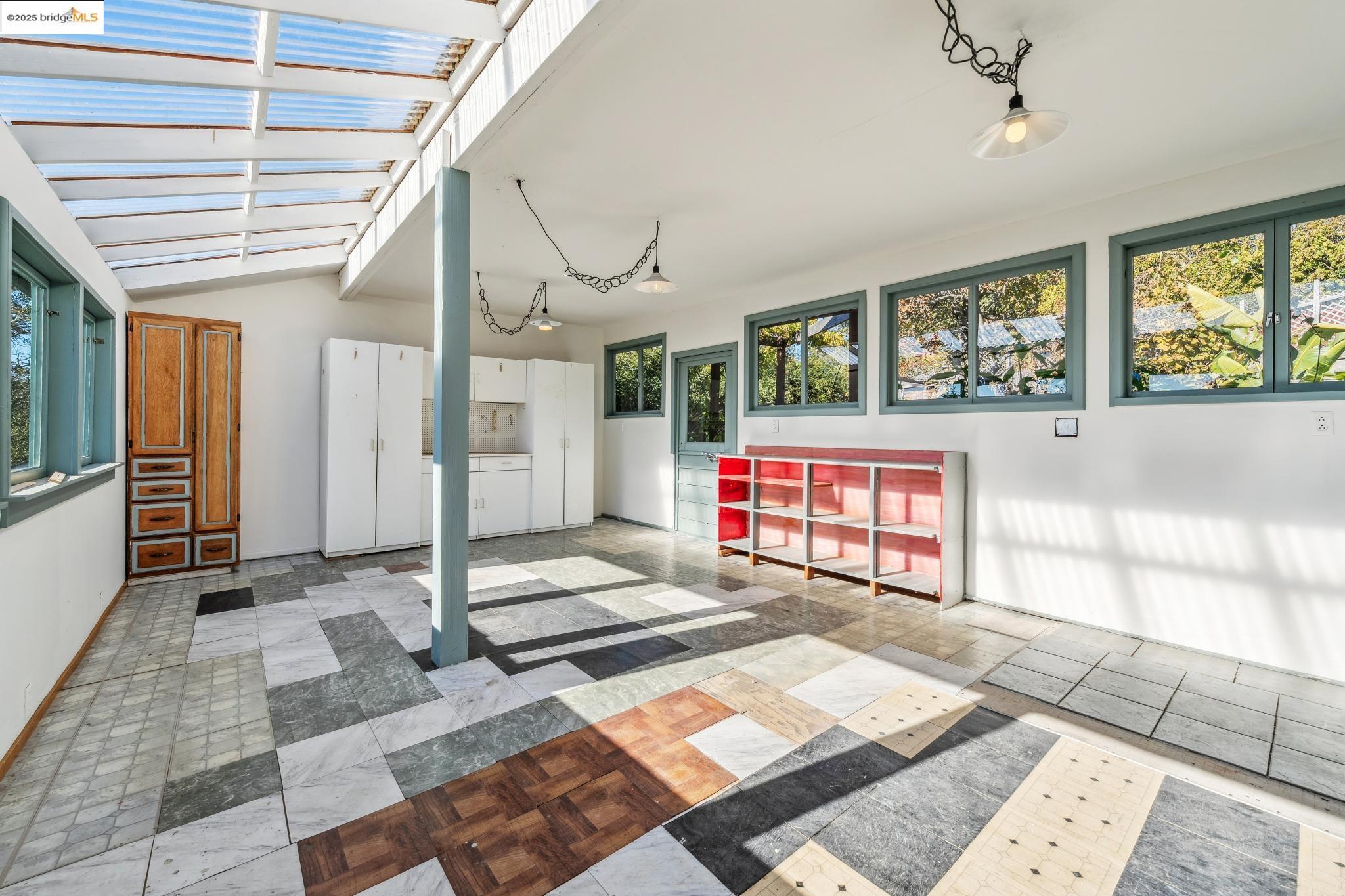 Detail Gallery Image 41 of 60 For 1005 Miller Ave, Berkeley,  CA 94708 - 4 Beds | 3 Baths