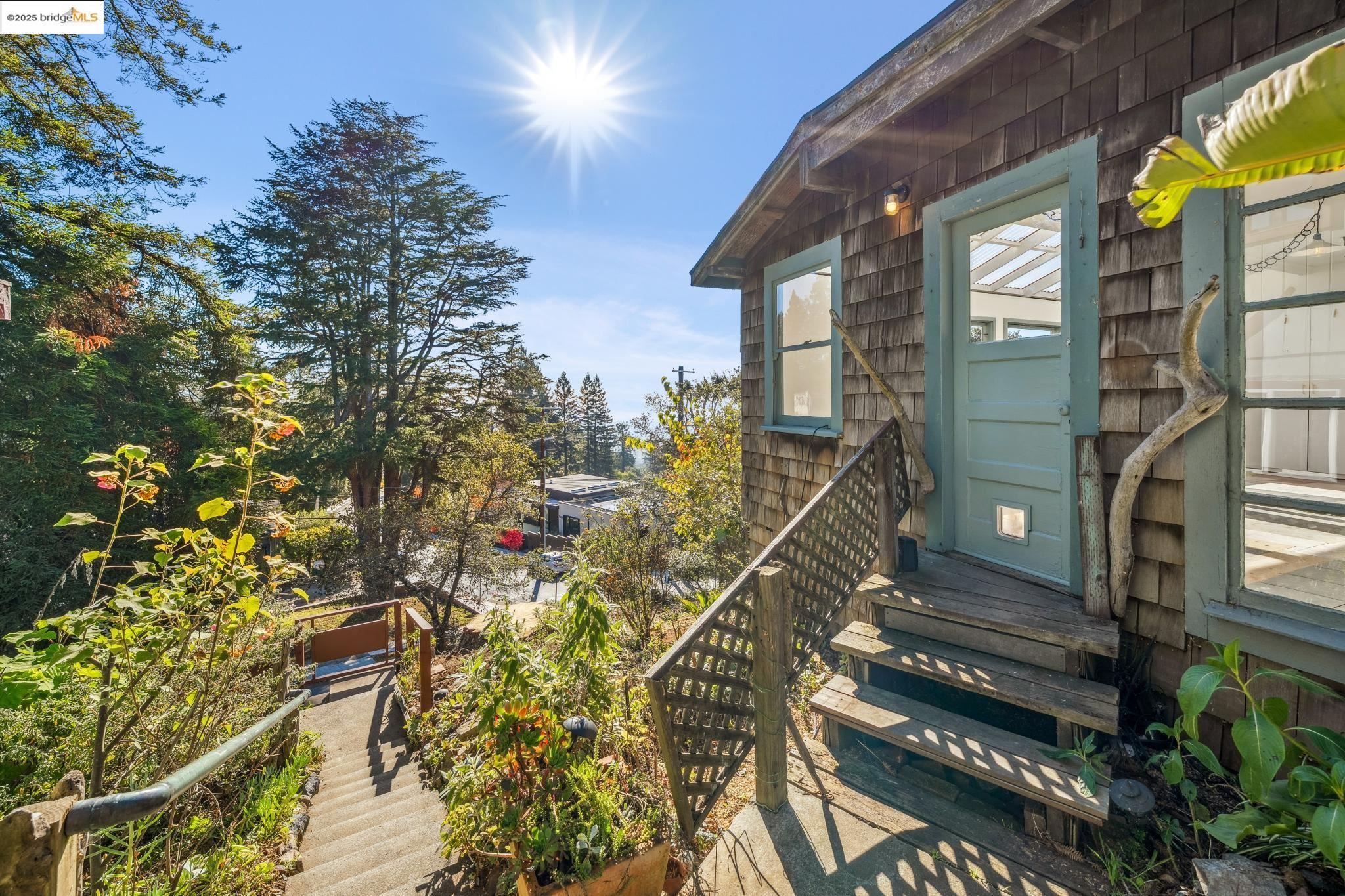 Detail Gallery Image 42 of 60 For 1005 Miller Ave, Berkeley,  CA 94708 - 4 Beds | 3 Baths