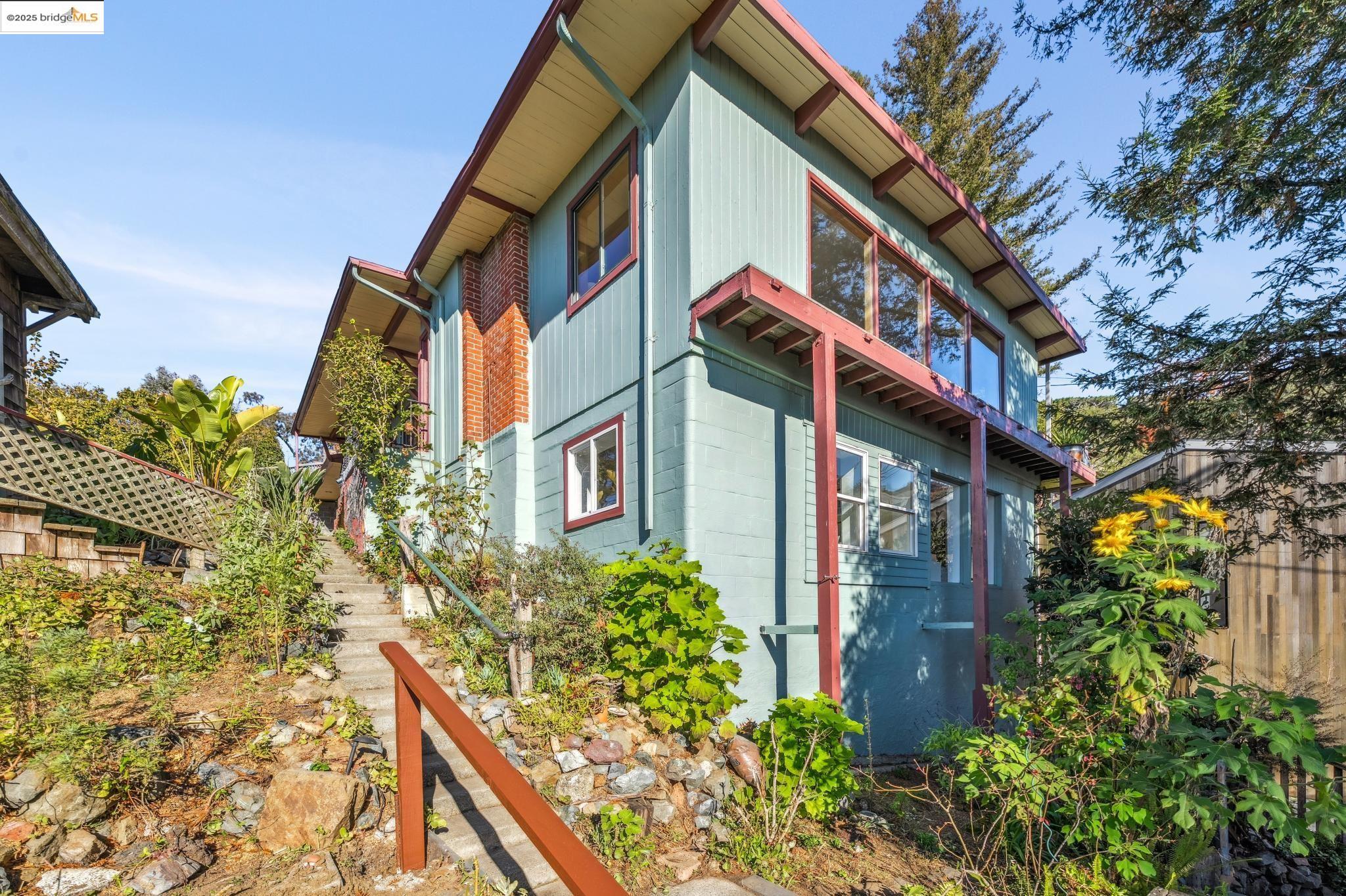 Detail Gallery Image 43 of 60 For 1005 Miller Ave, Berkeley,  CA 94708 - 4 Beds | 3 Baths