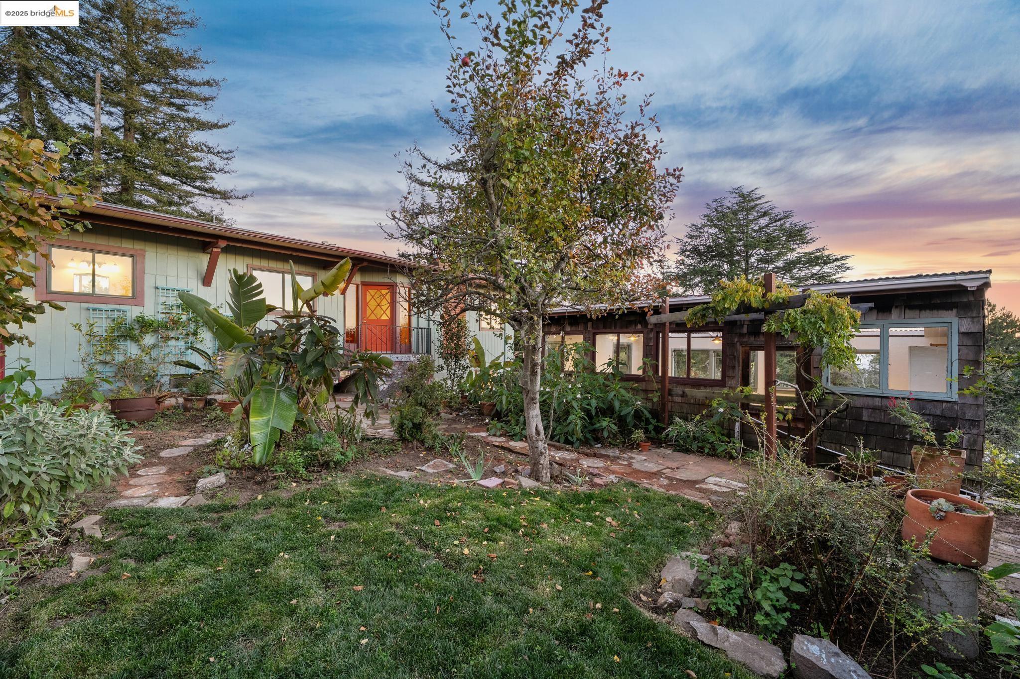 Detail Gallery Image 44 of 60 For 1005 Miller Ave, Berkeley,  CA 94708 - 4 Beds | 3 Baths