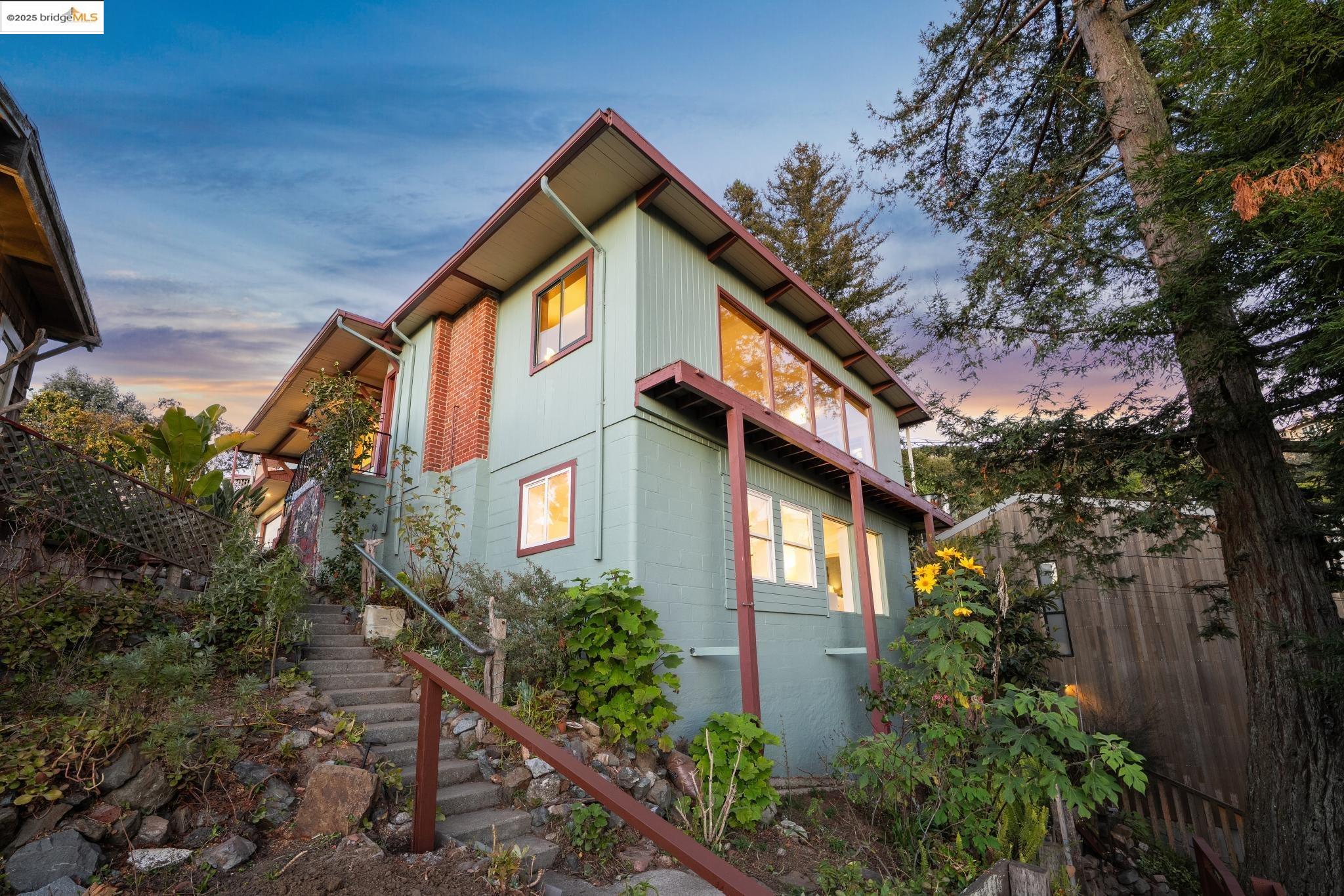 Detail Gallery Image 45 of 60 For 1005 Miller Ave, Berkeley,  CA 94708 - 4 Beds | 3 Baths