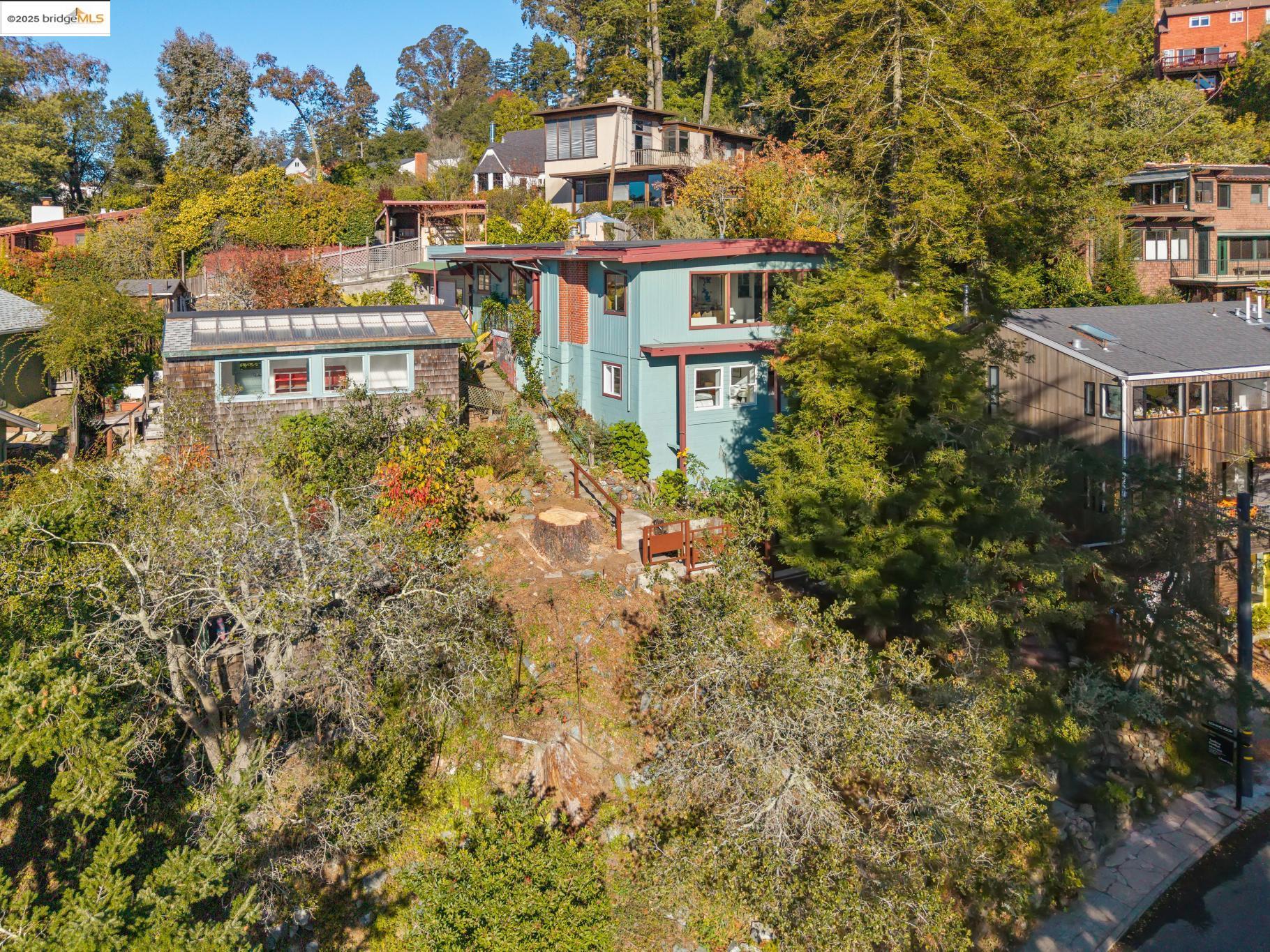 Detail Gallery Image 53 of 60 For 1005 Miller Ave, Berkeley,  CA 94708 - 4 Beds | 3 Baths