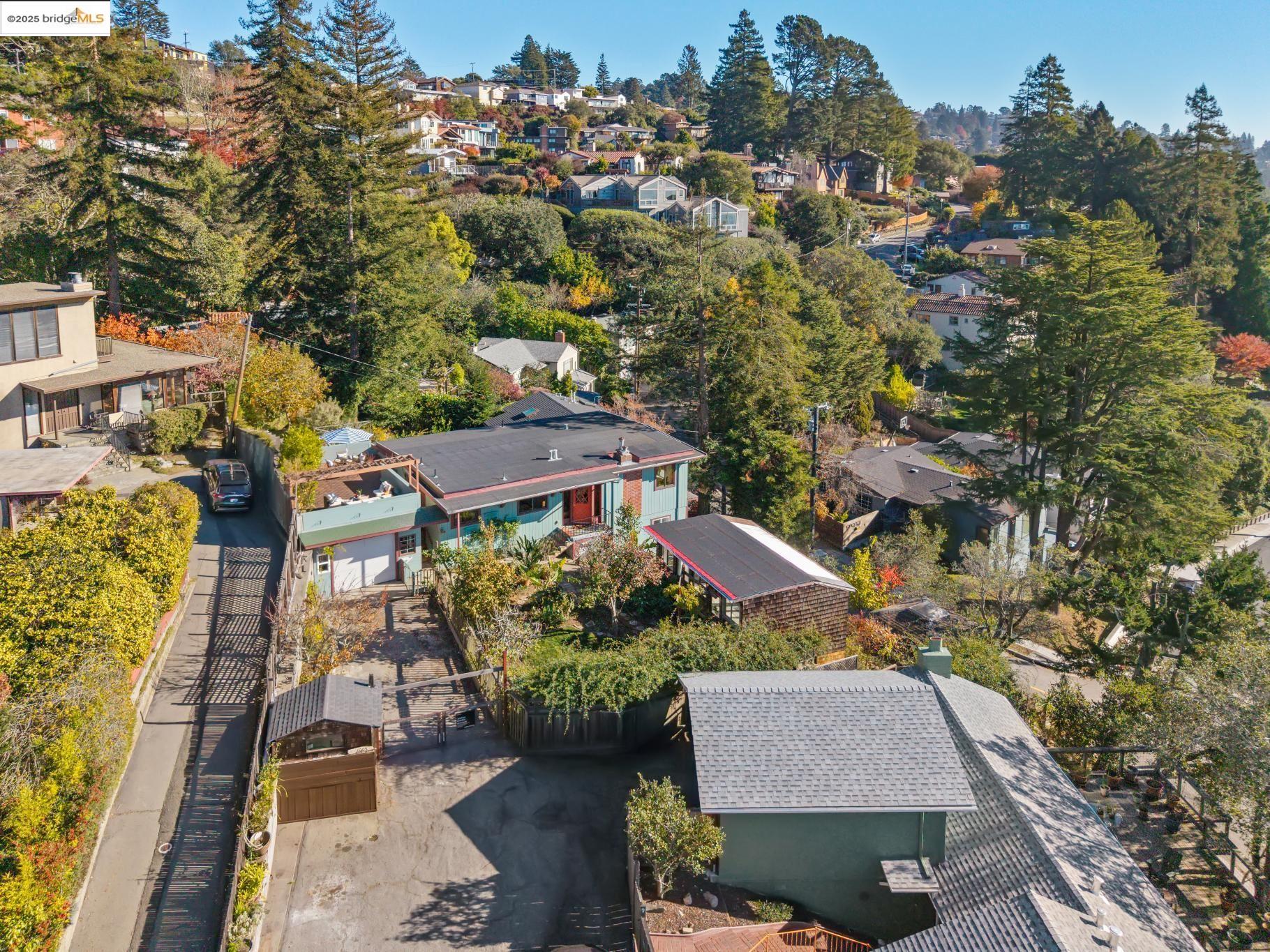 Detail Gallery Image 57 of 60 For 1005 Miller Ave, Berkeley,  CA 94708 - 4 Beds | 3 Baths