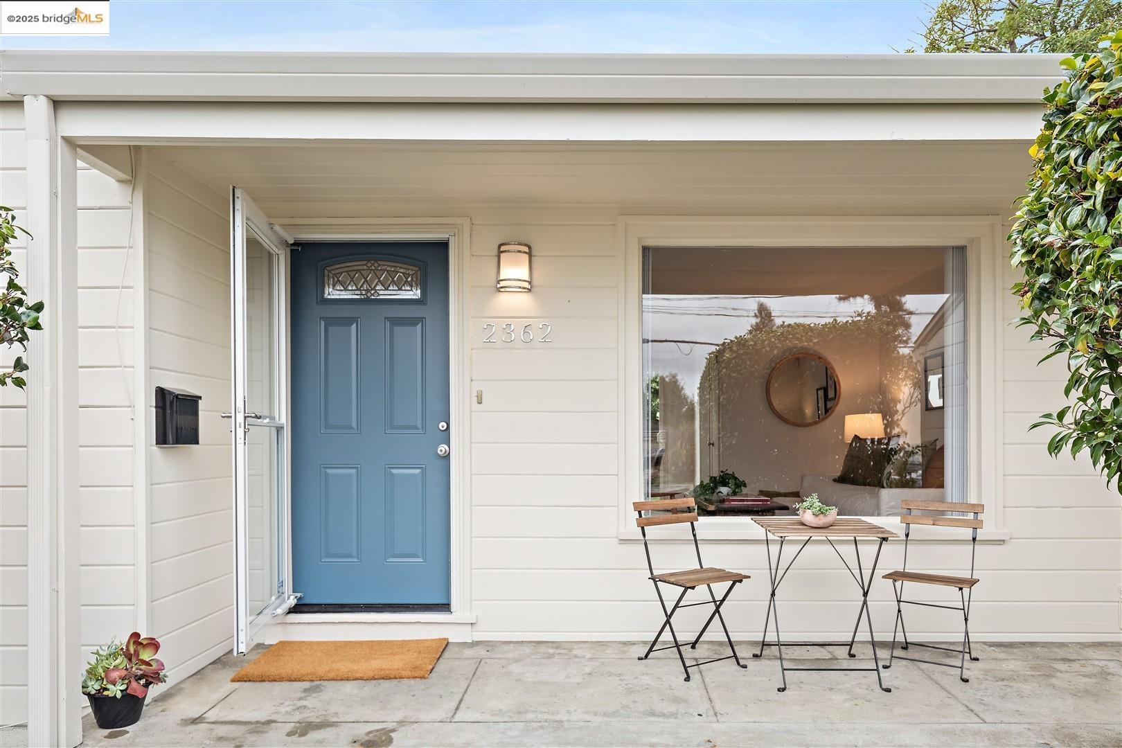 Detail Gallery Image 2 of 29 For 2362 Roosevelt Ave, Richmond,  CA 94804 - 2 Beds | 1 Baths