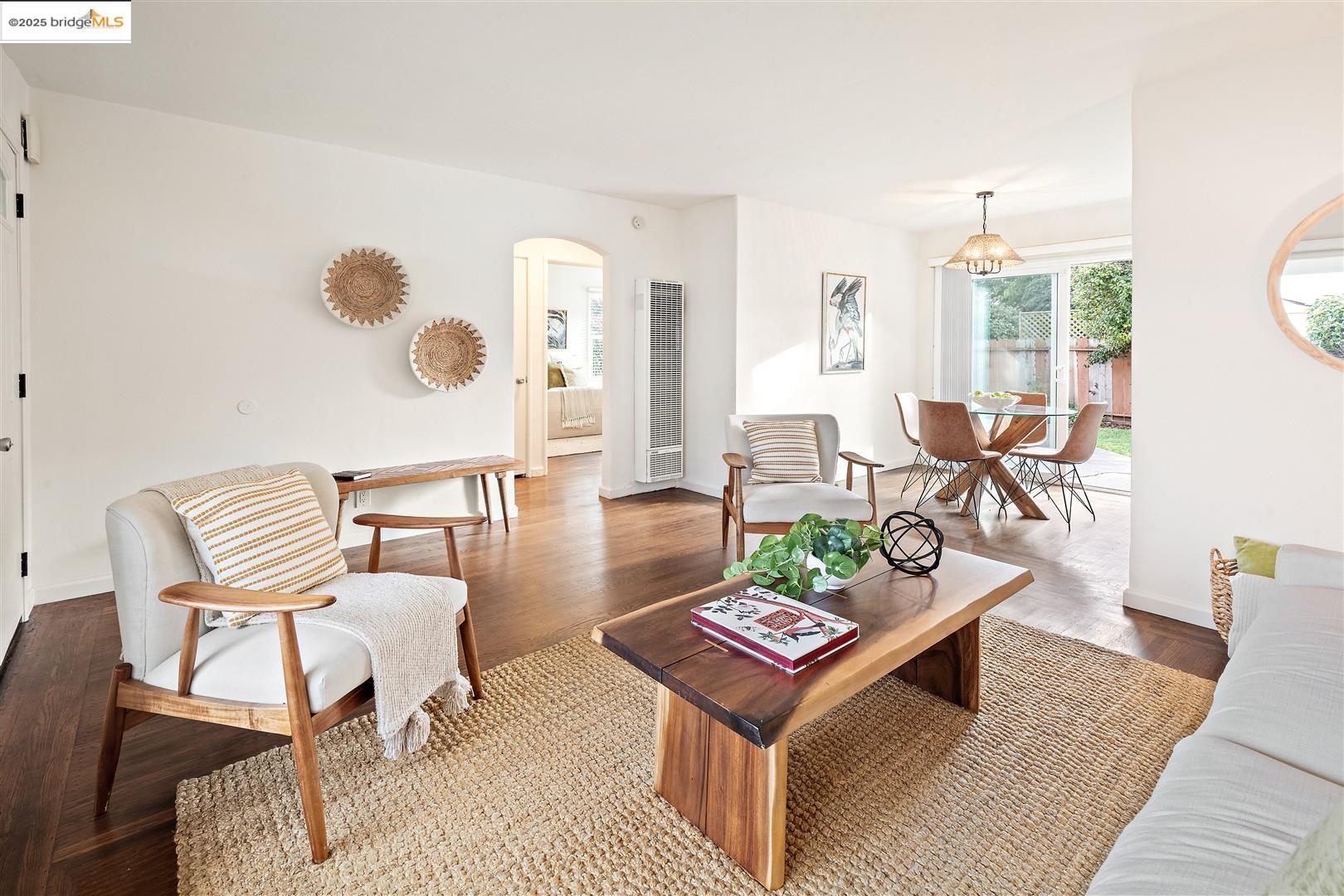 Detail Gallery Image 4 of 29 For 2362 Roosevelt Ave, Richmond,  CA 94804 - 2 Beds | 1 Baths