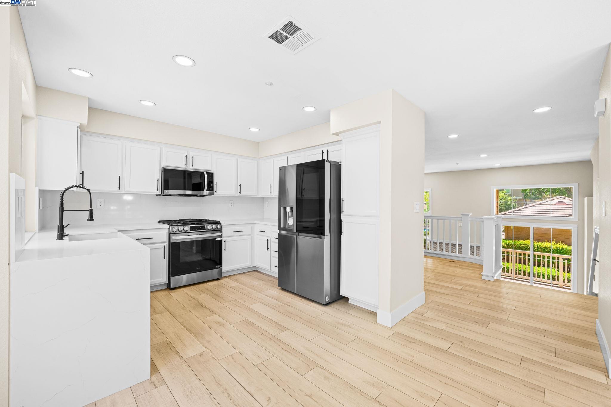 Detail Gallery Image 17 of 41 For 4630 Central Pkwy, Dublin,  CA 94568 - 3 Beds | 2/1 Baths