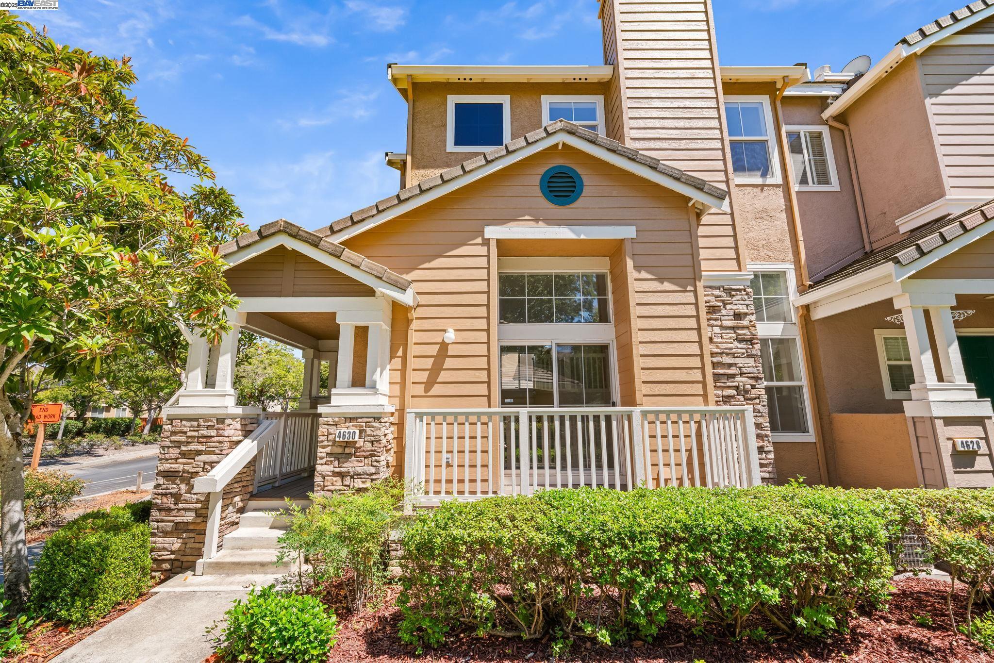 Detail Gallery Image 3 of 41 For 4630 Central Pkwy, Dublin,  CA 94568 - 3 Beds | 2/1 Baths