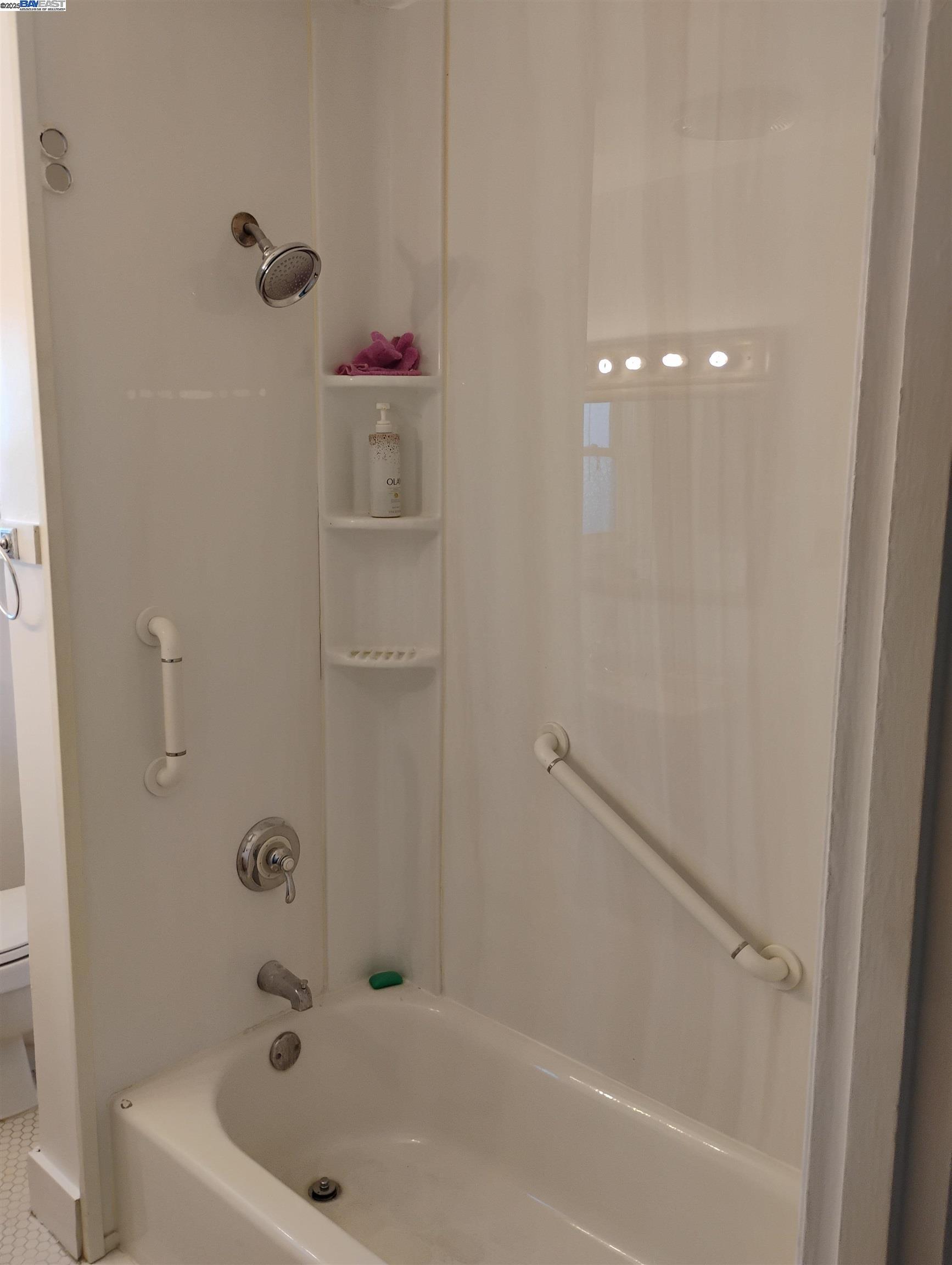 Detail Gallery Image 15 of 49 For 2621 66th Avenue, Oakland,  CA 94605 - 2 Beds | 1 Baths