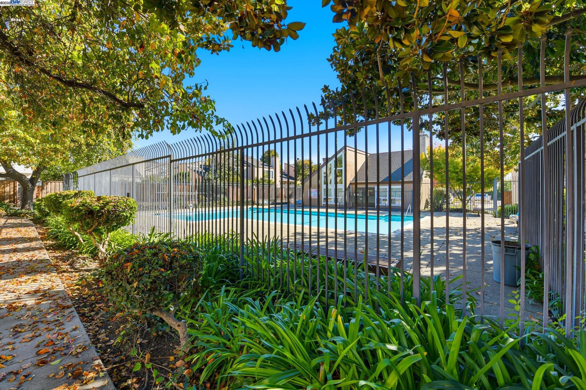 Detail Gallery Image 40 of 41 For 93 Cassia Dr, Hayward,  CA 94544 - 4 Beds | 3/1 Baths