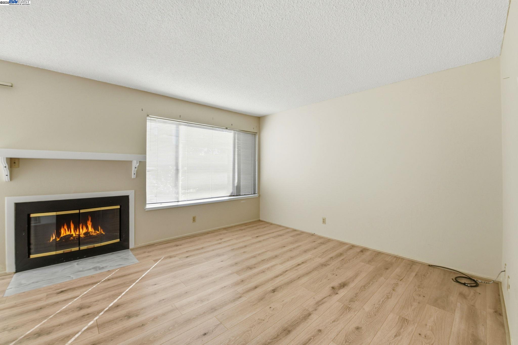 Detail Gallery Image 6 of 41 For 93 Cassia Dr, Hayward,  CA 94544 - 4 Beds | 3/1 Baths