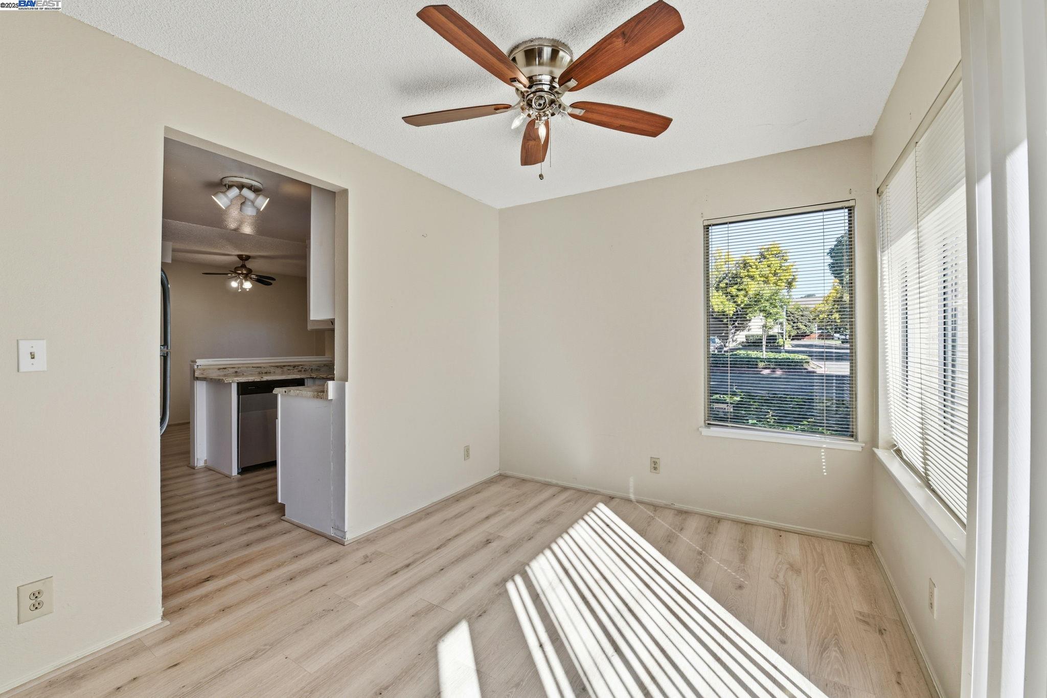 Detail Gallery Image 10 of 41 For 93 Cassia Dr, Hayward,  CA 94544 - 4 Beds | 3/1 Baths