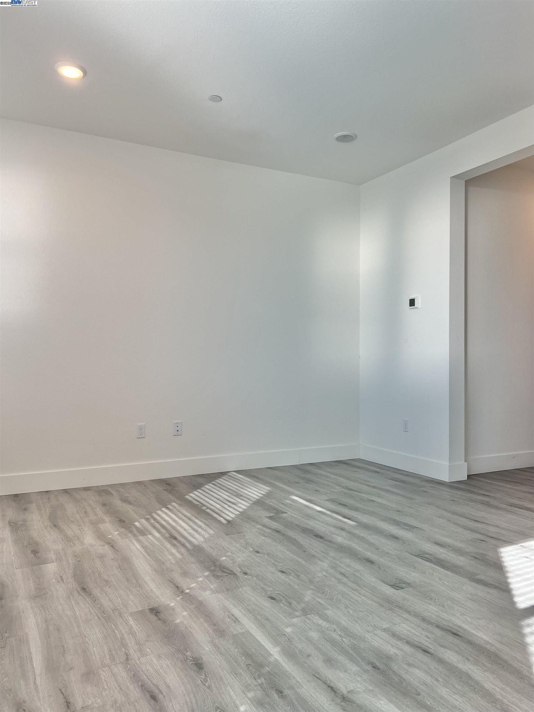 Detail Gallery Image 25 of 31 For 1712 17th St, Oakland,  CA 94607 - 3 Beds | 3/1 Baths