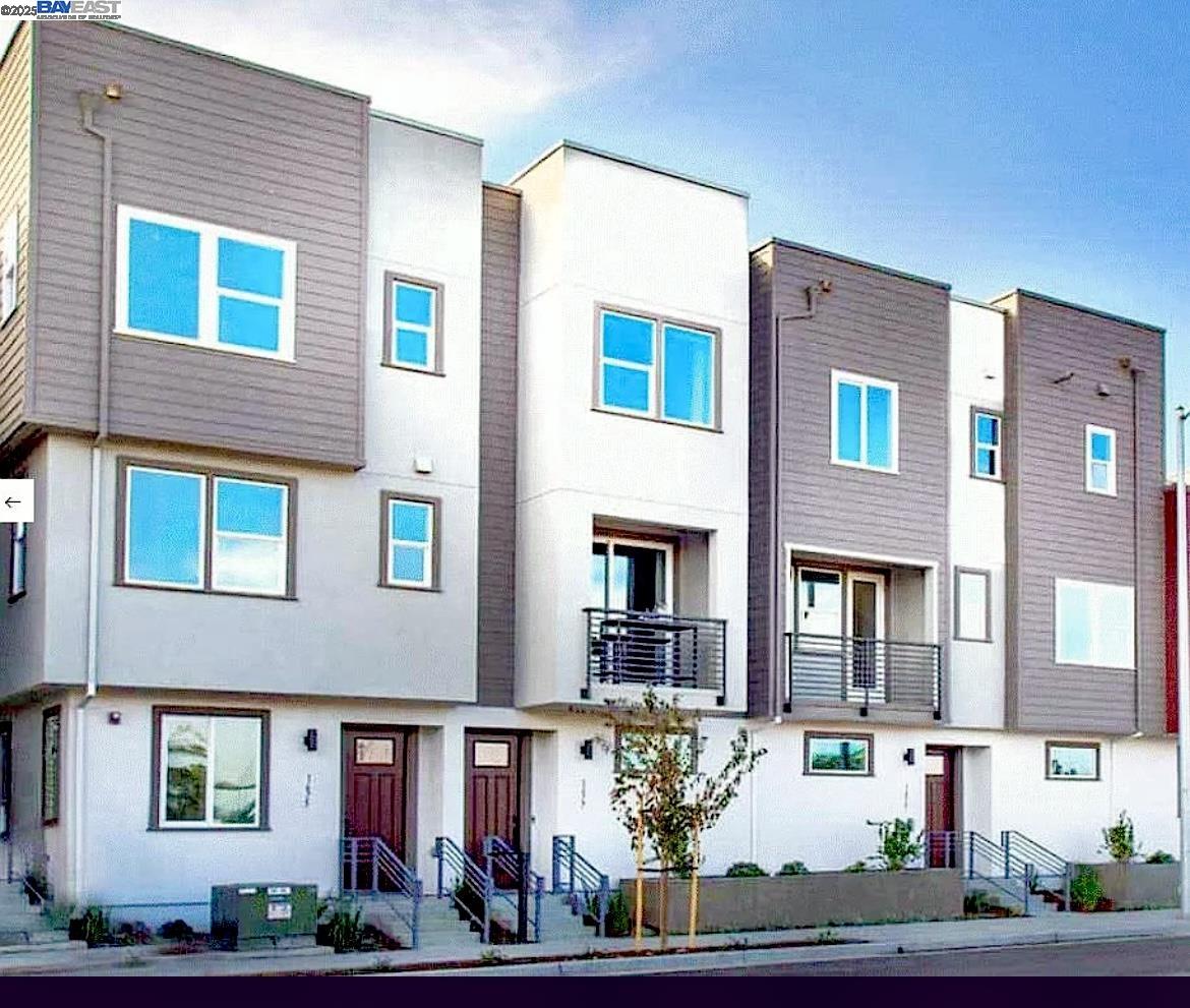 Detail Gallery Image 28 of 31 For 1712 17th St, Oakland,  CA 94607 - 3 Beds | 3/1 Baths