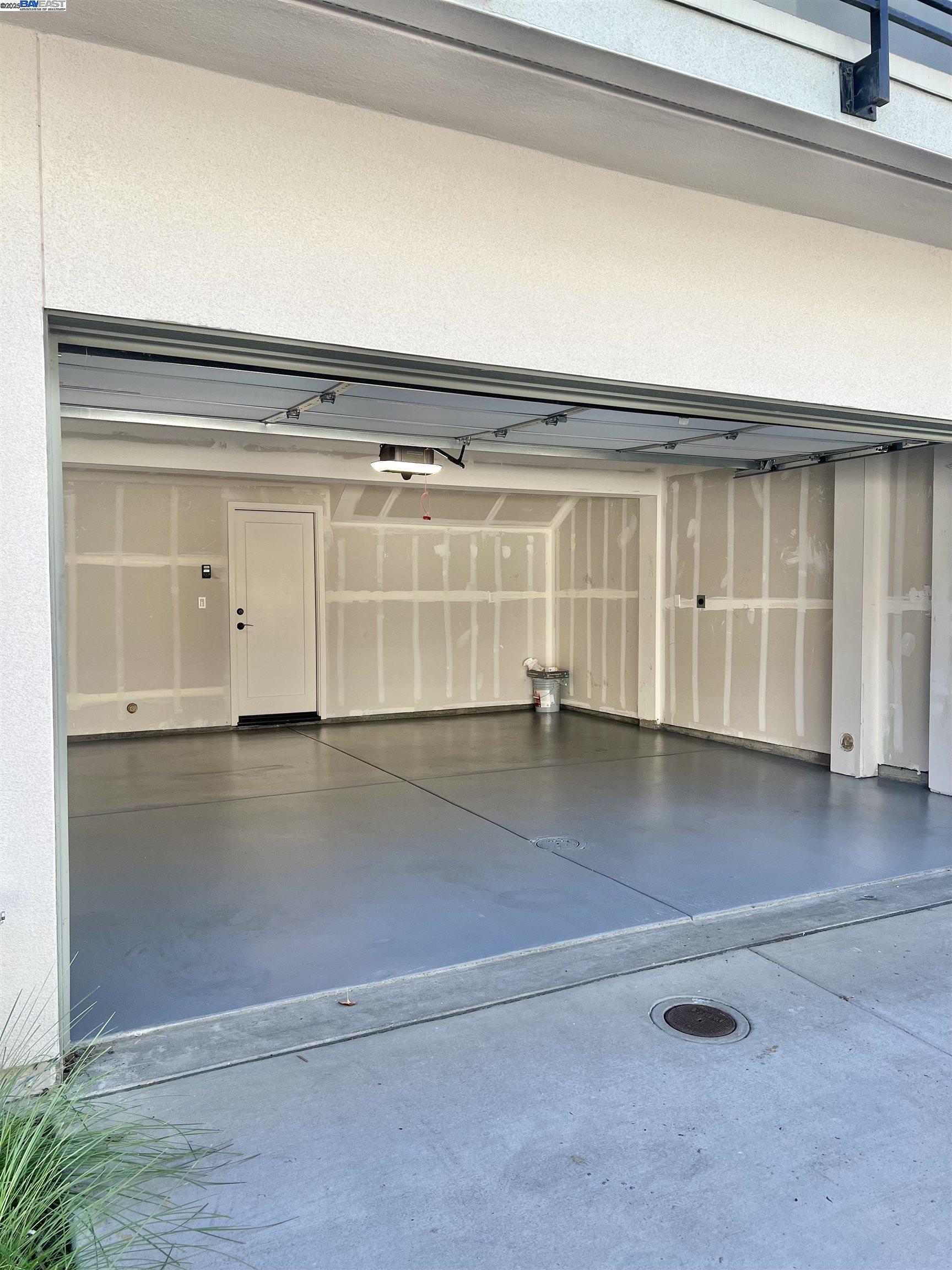 Detail Gallery Image 4 of 31 For 1712 17th St, Oakland,  CA 94607 - 3 Beds | 3/1 Baths