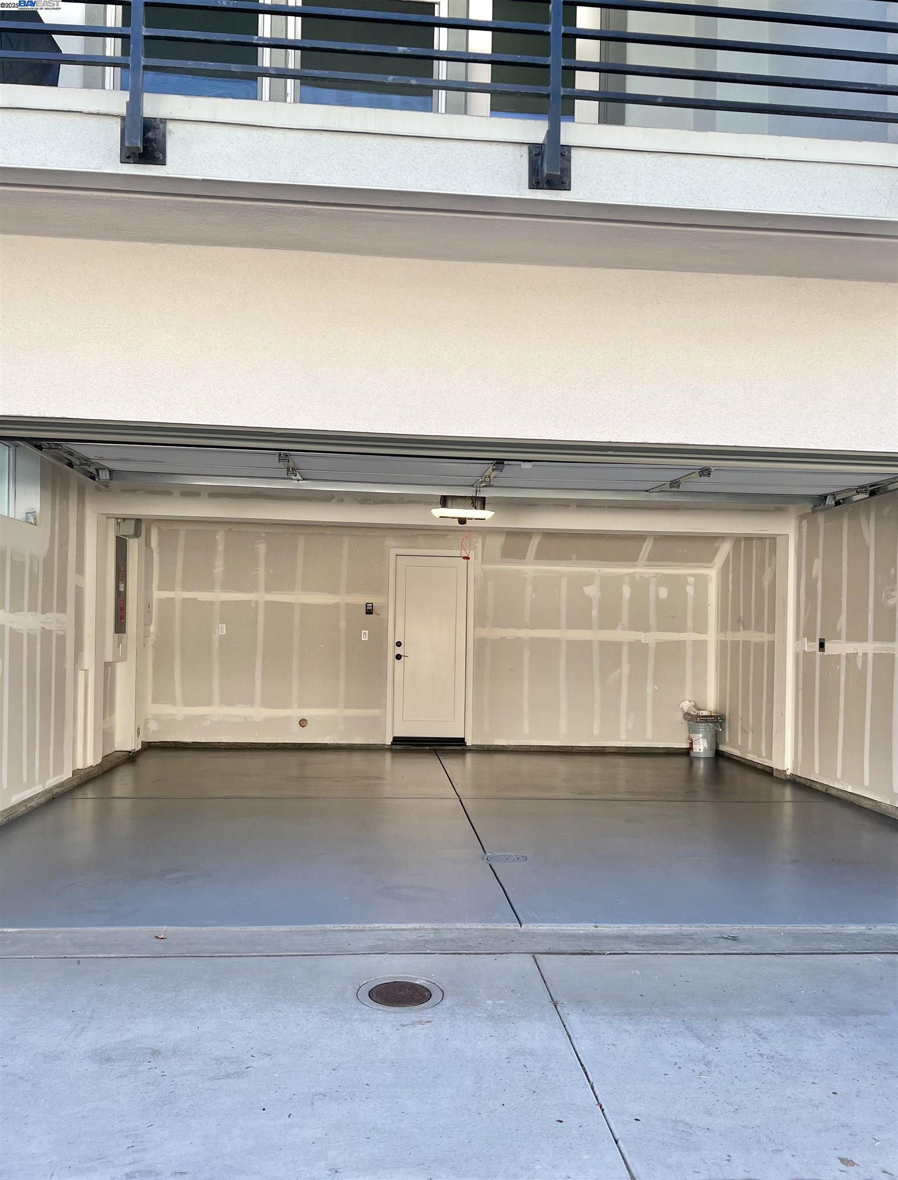 Detail Gallery Image 5 of 31 For 1712 17th St, Oakland,  CA 94607 - 3 Beds | 3/1 Baths