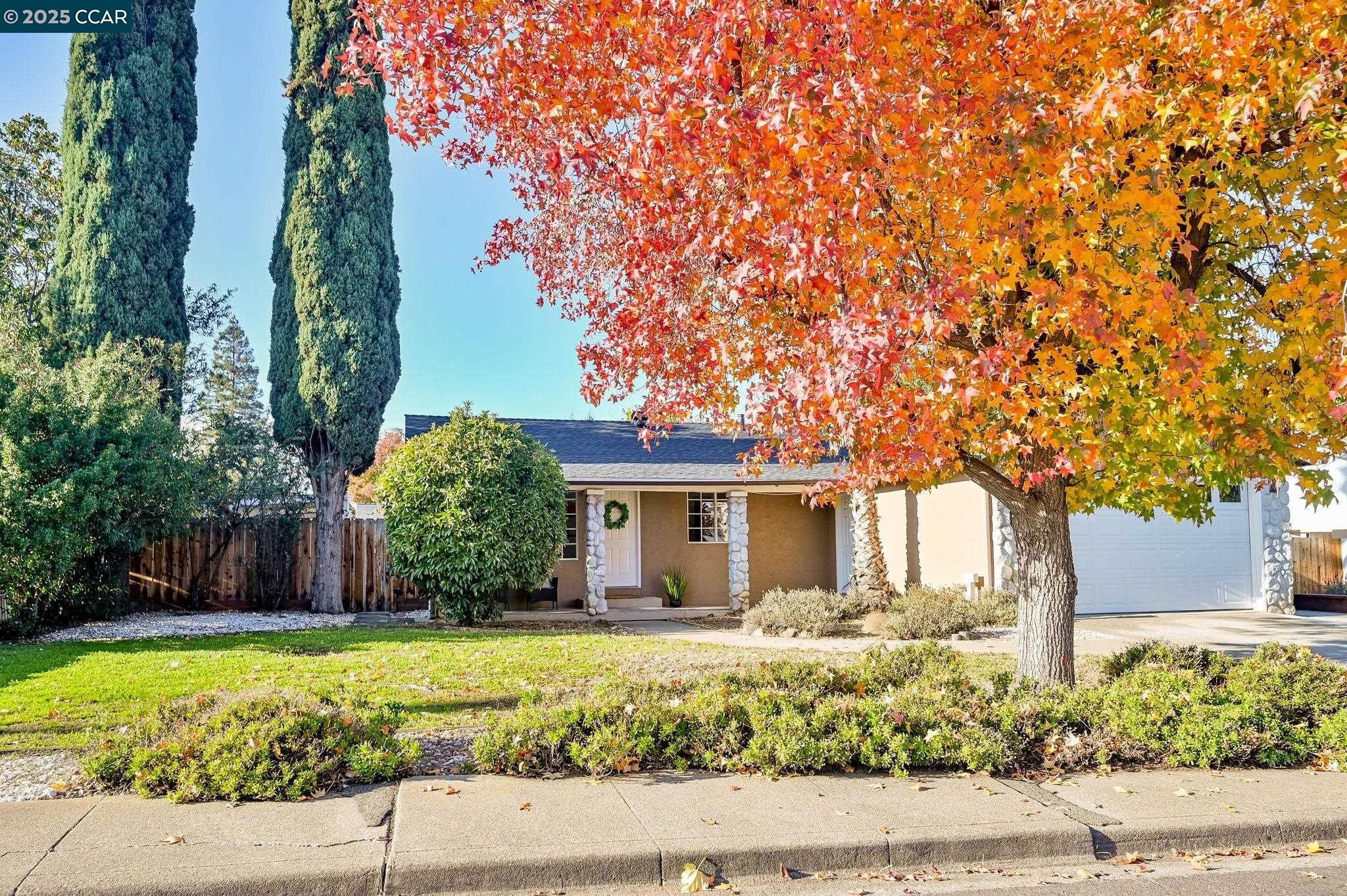 Detail Gallery Image 3 of 37 For 5506 Alaska Dr, Concord,  CA 94521 - 3 Beds | 1/1 Baths