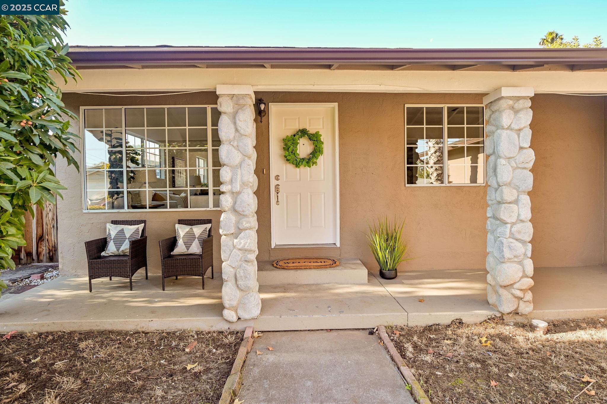 Detail Gallery Image 4 of 37 For 5506 Alaska Dr, Concord,  CA 94521 - 3 Beds | 1/1 Baths