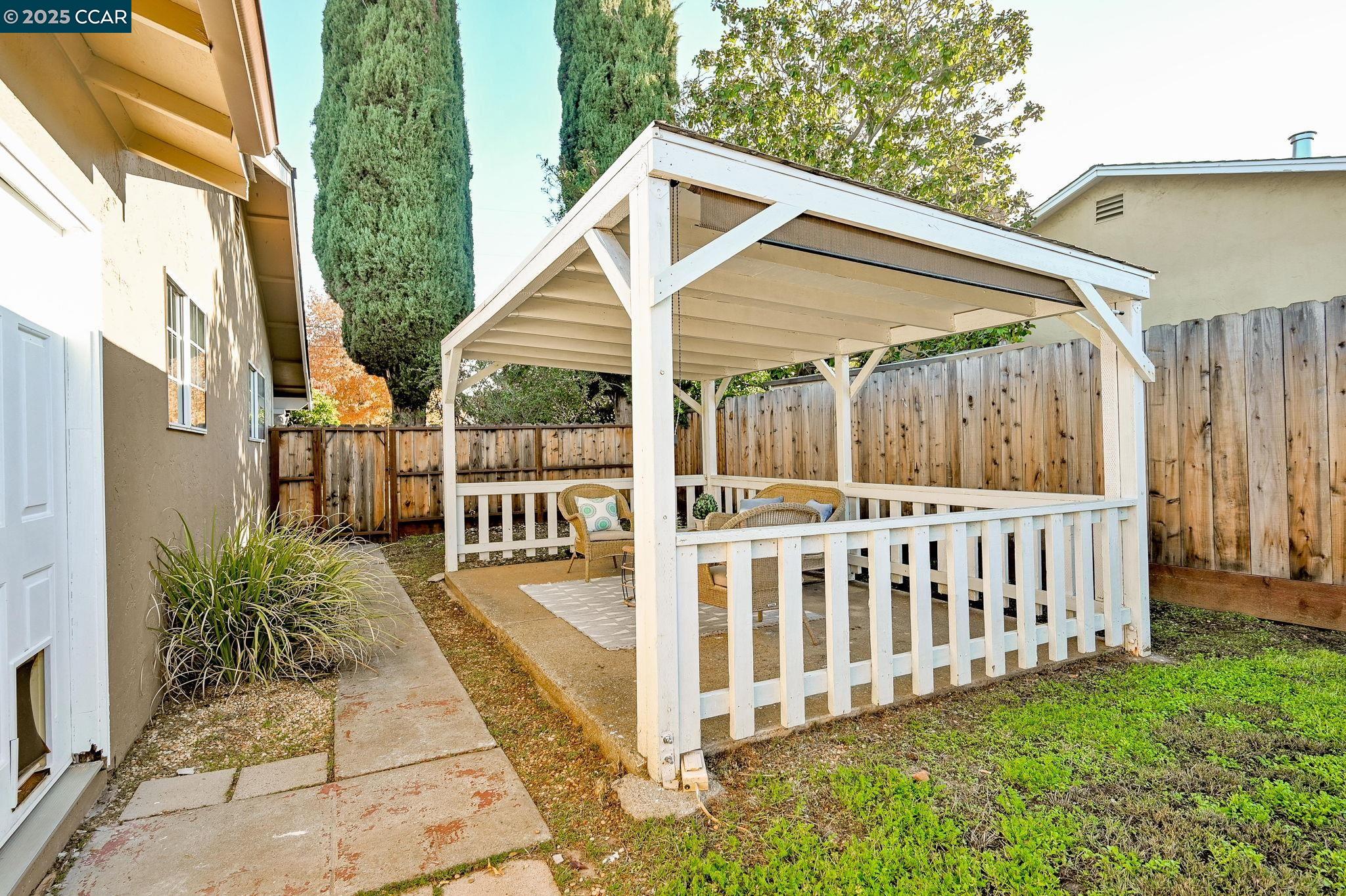Detail Gallery Image 33 of 37 For 5506 Alaska Dr, Concord,  CA 94521 - 3 Beds | 1/1 Baths