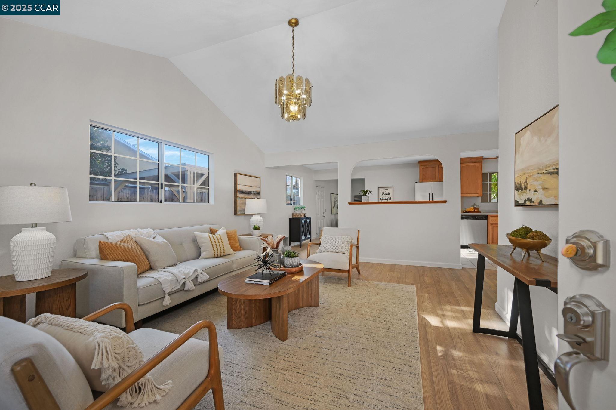 Detail Gallery Image 5 of 37 For 5506 Alaska Dr, Concord,  CA 94521 - 3 Beds | 1/1 Baths