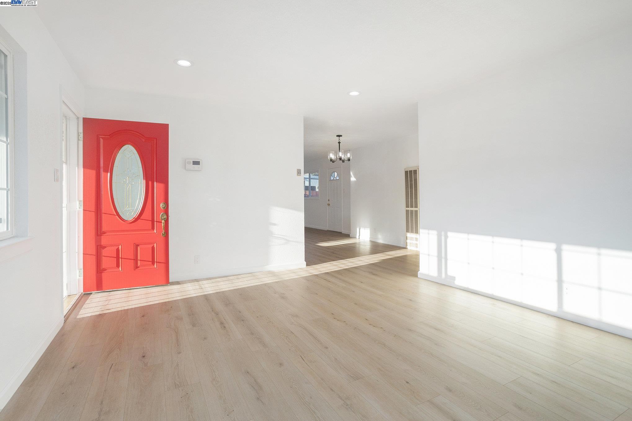 Detail Gallery Image 3 of 13 For 26772 Peterman Ave, Hayward,  CA 94545 - 3 Beds | 2 Baths