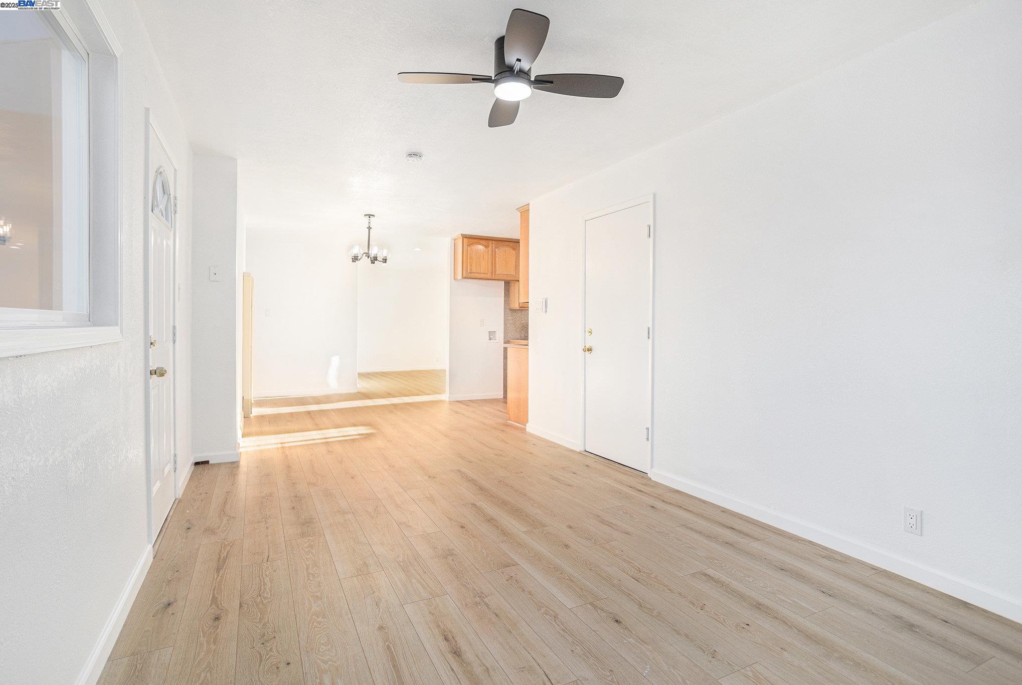 Detail Gallery Image 7 of 13 For 26772 Peterman Ave, Hayward,  CA 94545 - 3 Beds | 2 Baths