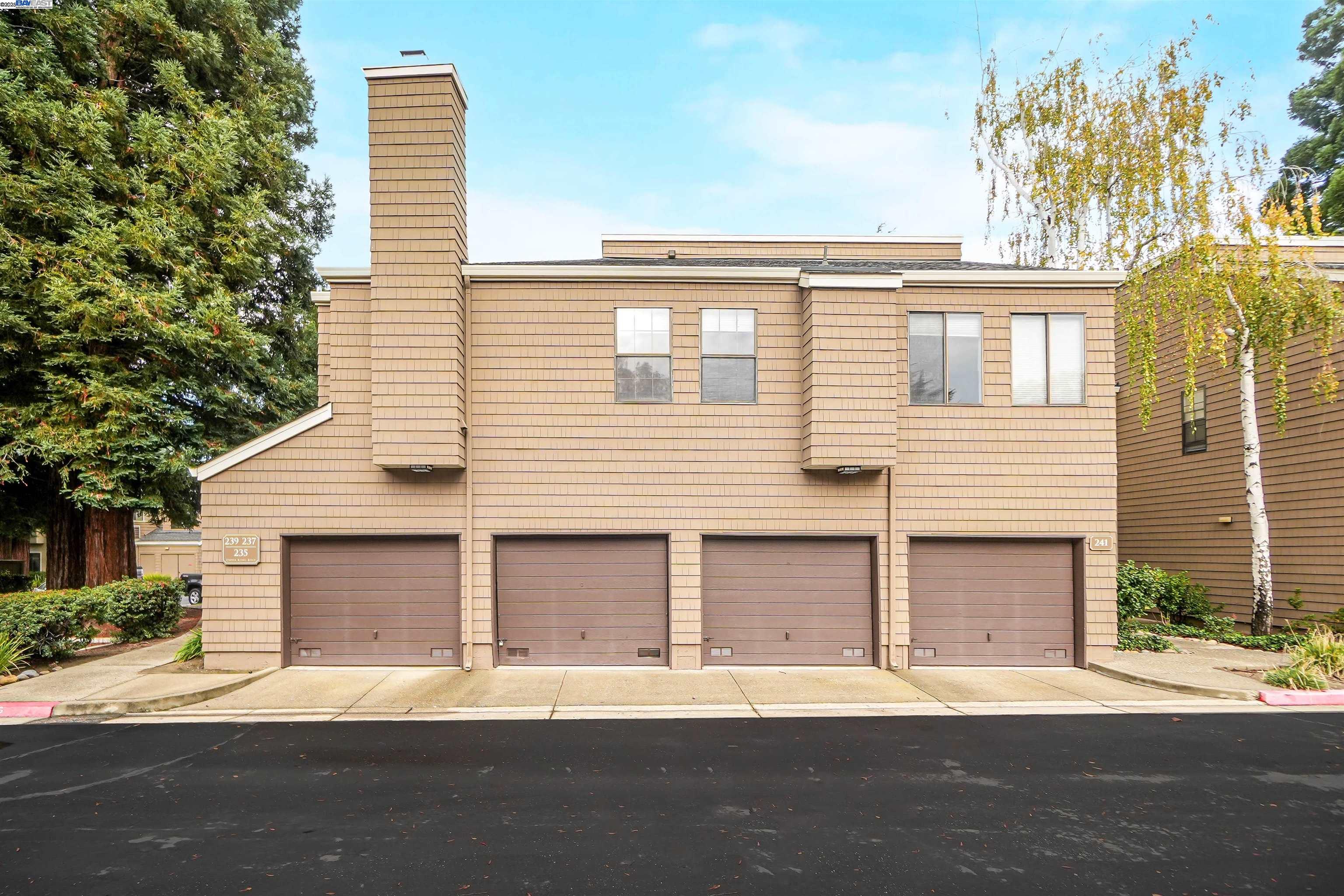 Detail Gallery Image 3 of 42 For 235 Copper Ridge Rd, San Ramon,  CA 94582 - 2 Beds | 2 Baths