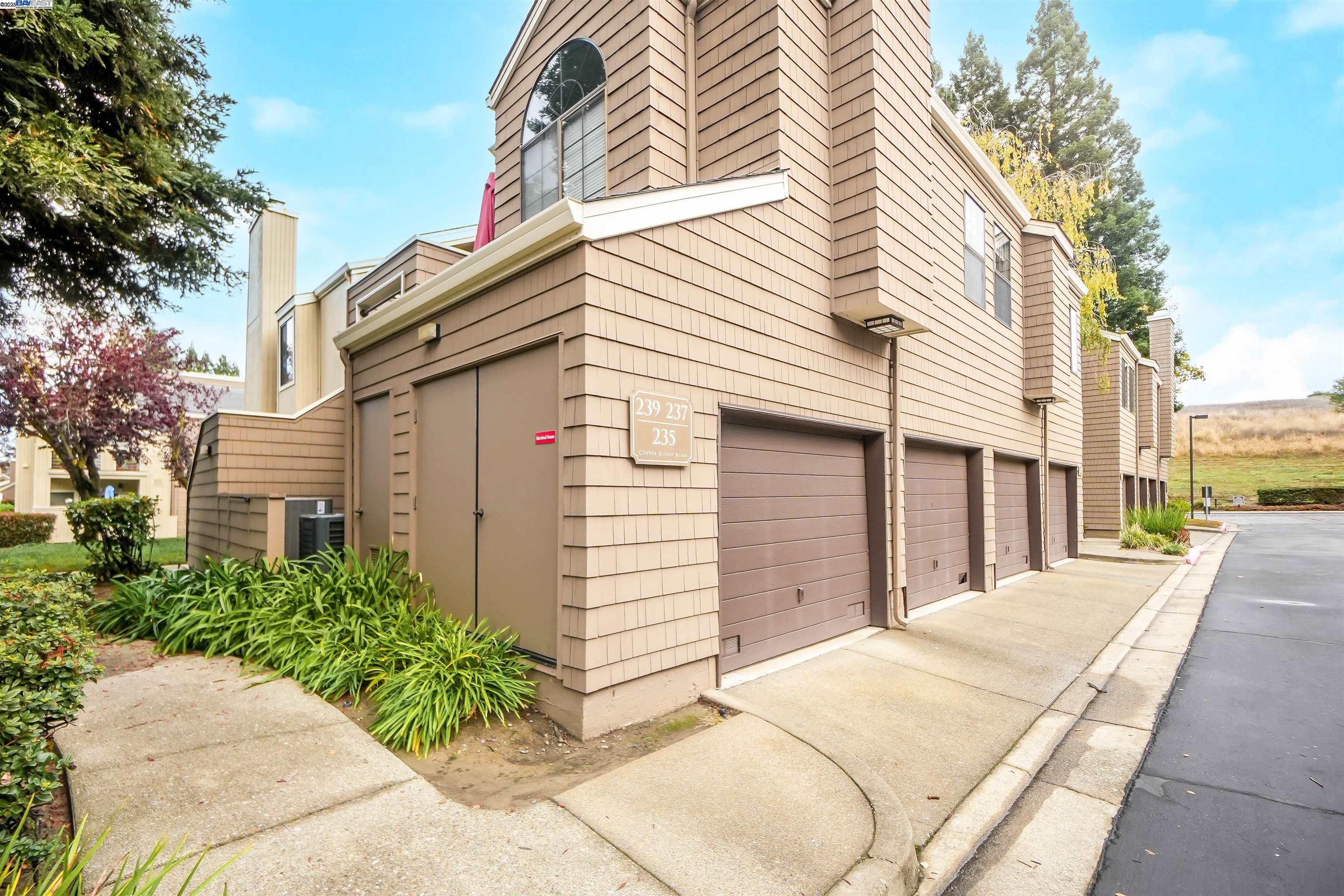 Detail Gallery Image 30 of 42 For 235 Copper Ridge Rd, San Ramon,  CA 94582 - 2 Beds | 2 Baths